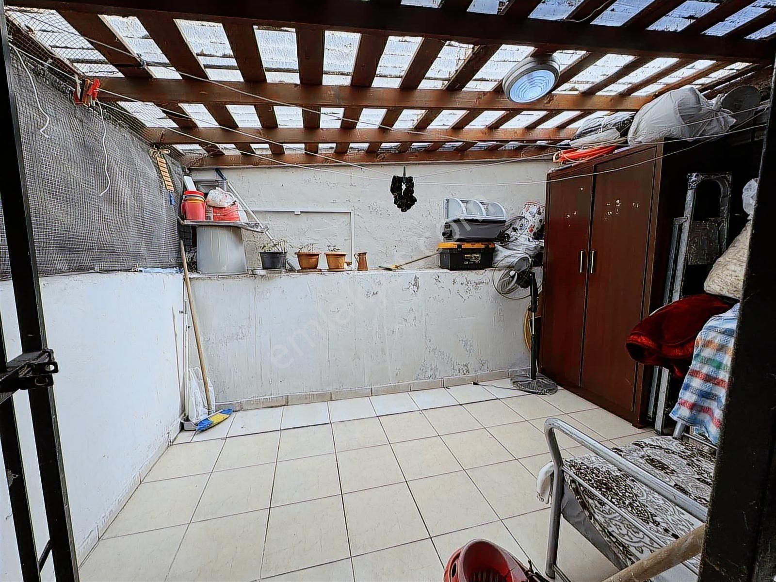 Alaçatı Dan Yunusemre Mah'nde Önü Arkası Bahçeli Hisseli Daire - Görsel 28