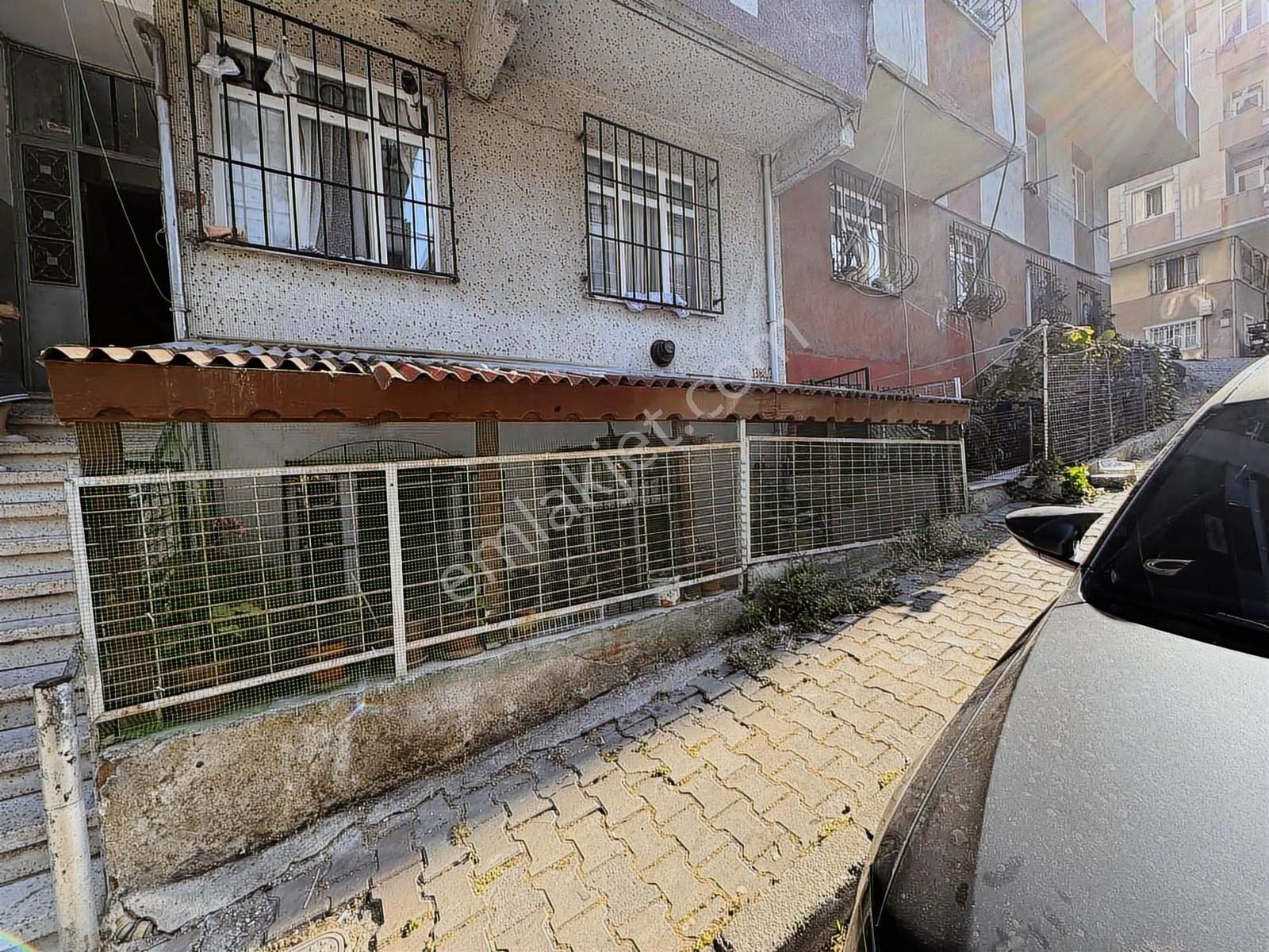 Alaçatı Dan Yunusemre Mah'nde Önü Arkası Bahçeli Hisseli Daire - Görsel 23