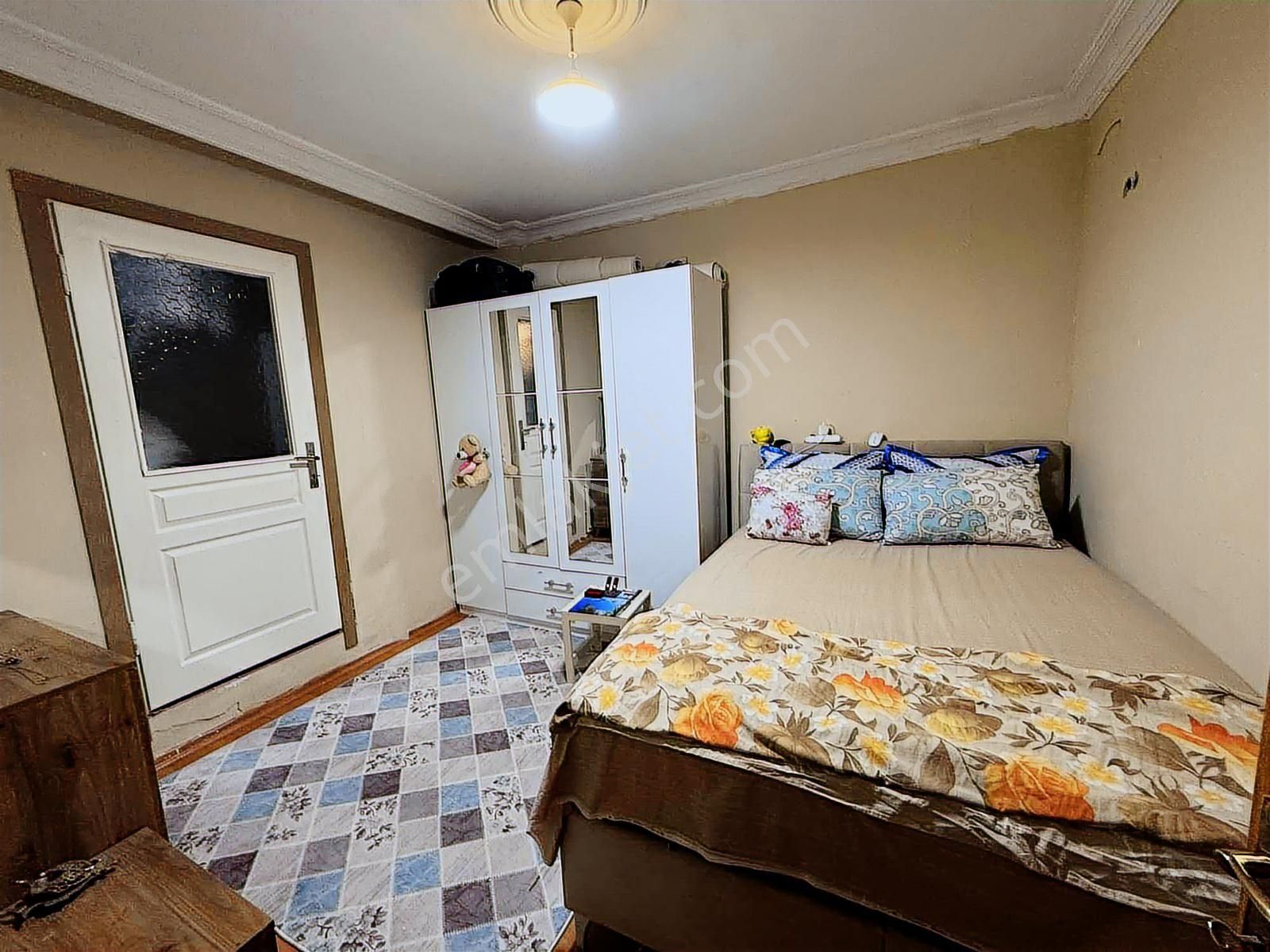 Alaçatı Dan Yunusemre Mah'nde Önü Arkası Bahçeli Hisseli Daire - Görsel 16