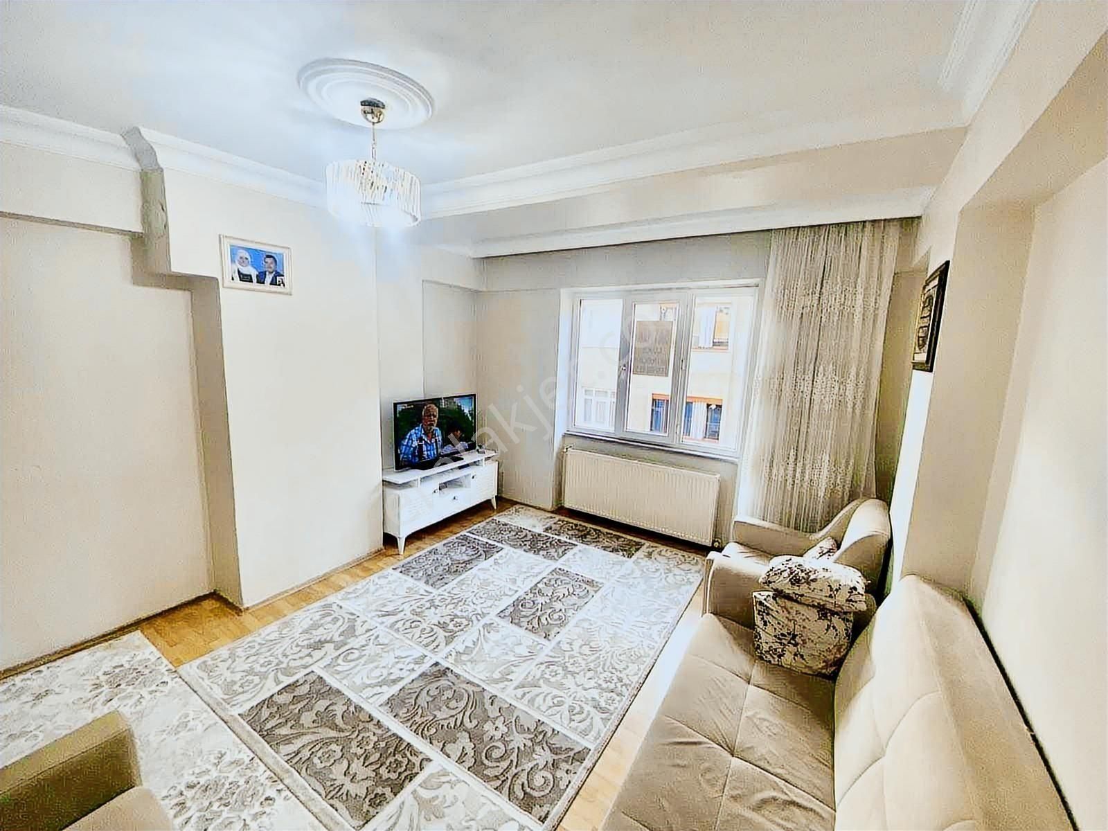 Alaçatı Dan E.tepe 200 M2 2012 Yapımı 4+2 Bağımsız 2 Kat Dubleks