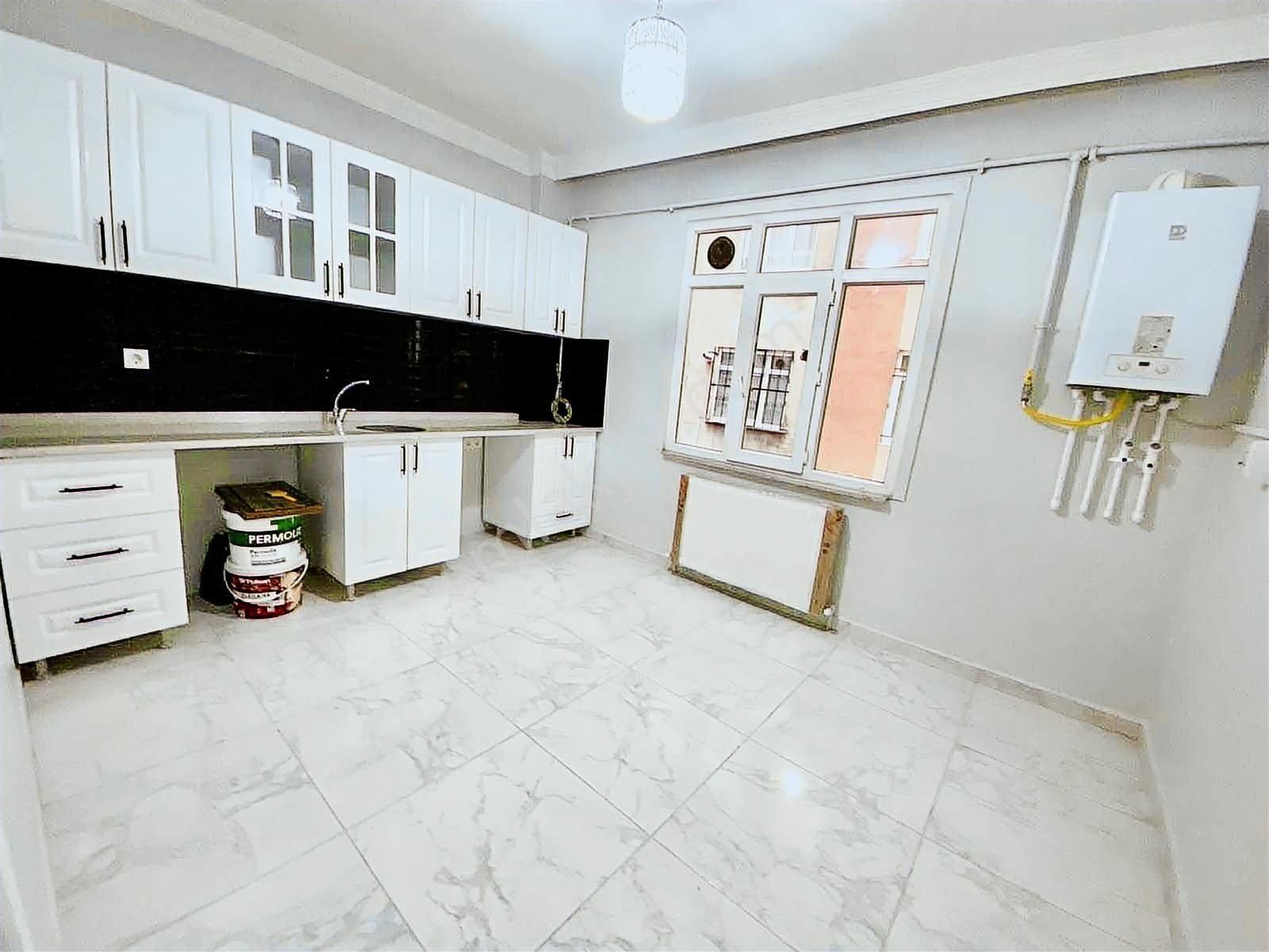 Alaçatı Dan İçi Sıfır Tadilat Yapılmış Hisseli %28 Giriş Daire