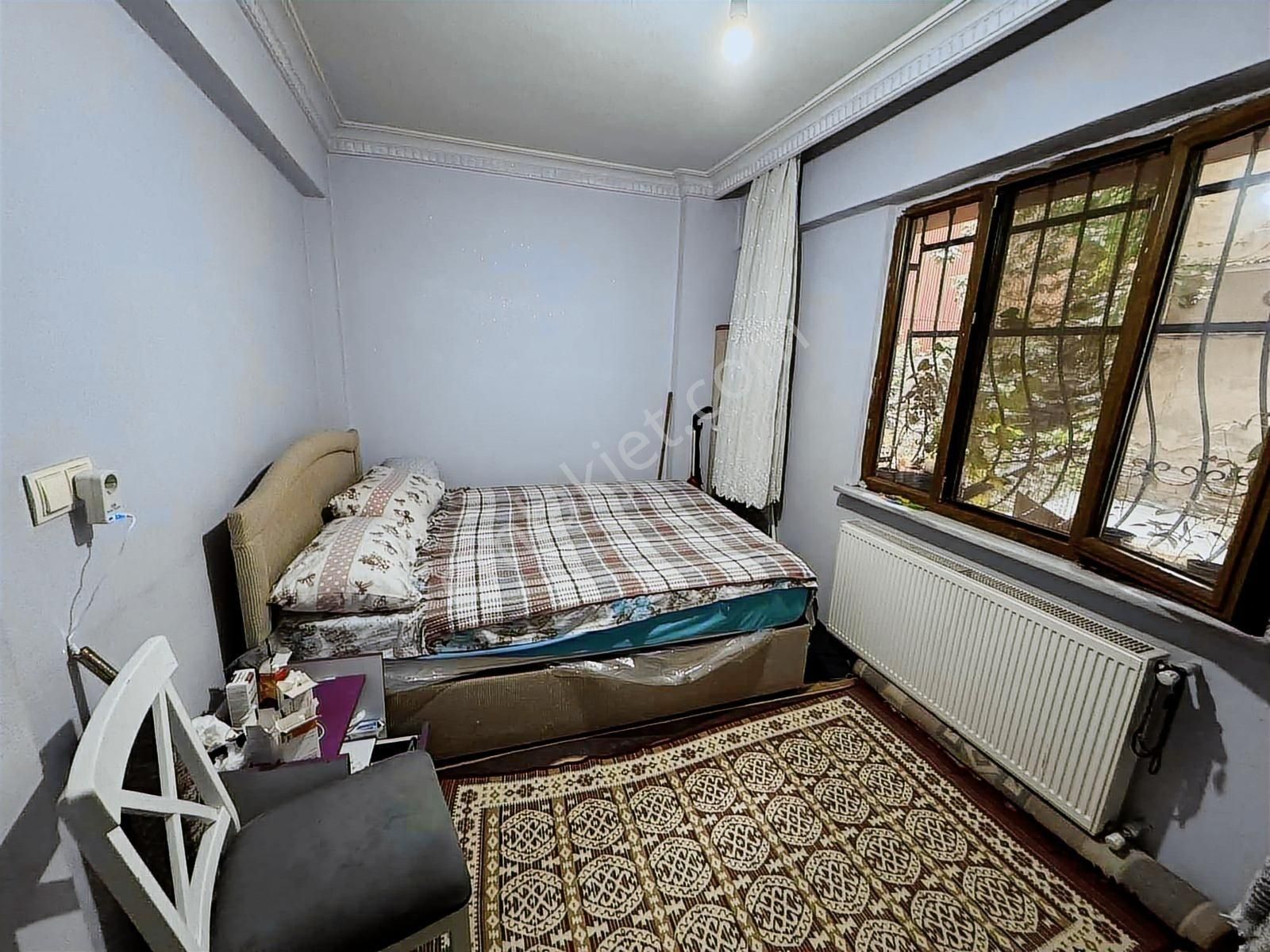 Alaçatı Dan Esentepe Mah'nde 10 Yaş.180 M2 Ters Dubleks Daire - Görsel 12