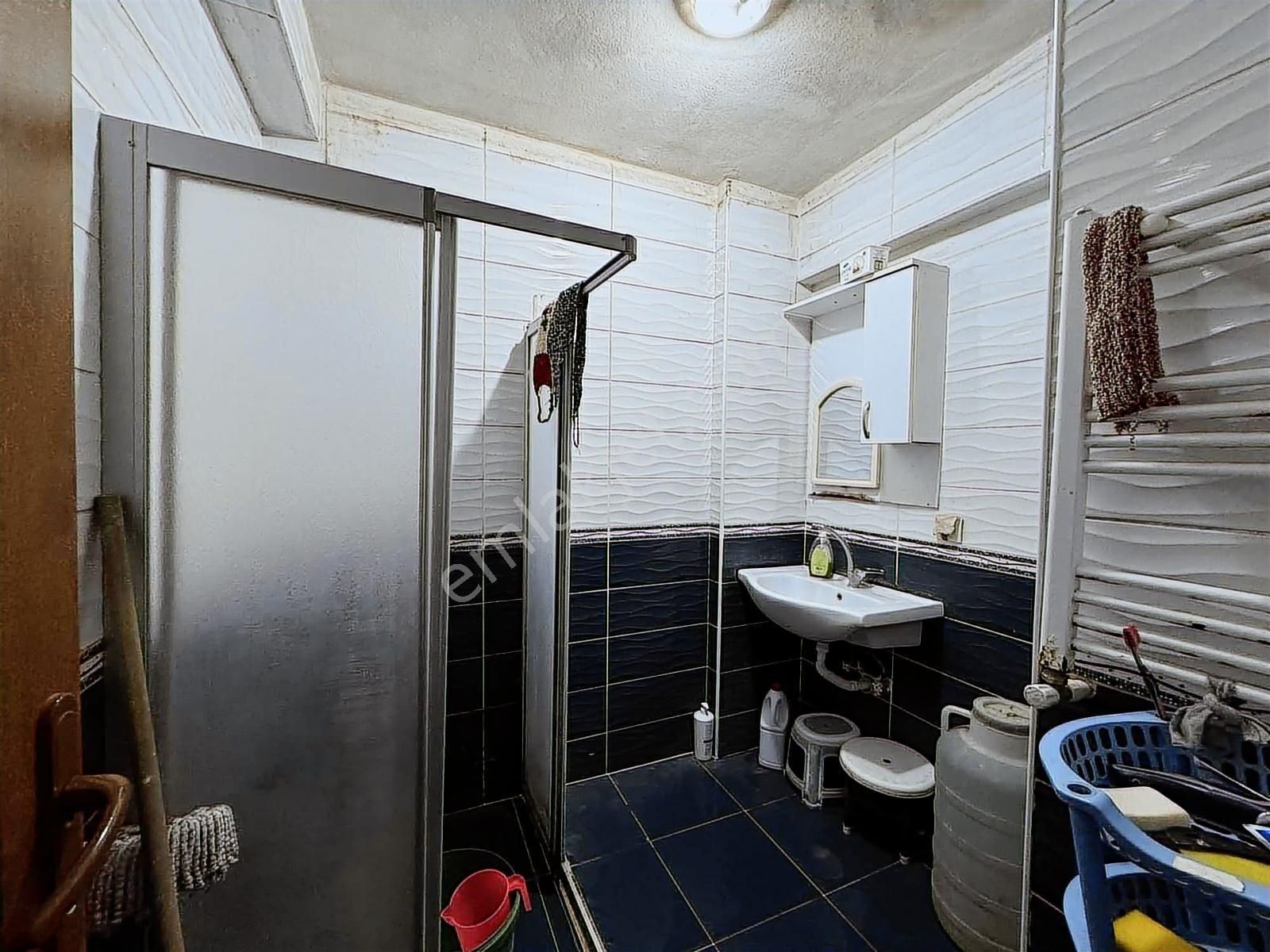 Alaçatı Dan Esentepe Mah'nde 10 Yaş.180 M2 Ters Dubleks Daire - Görsel 5