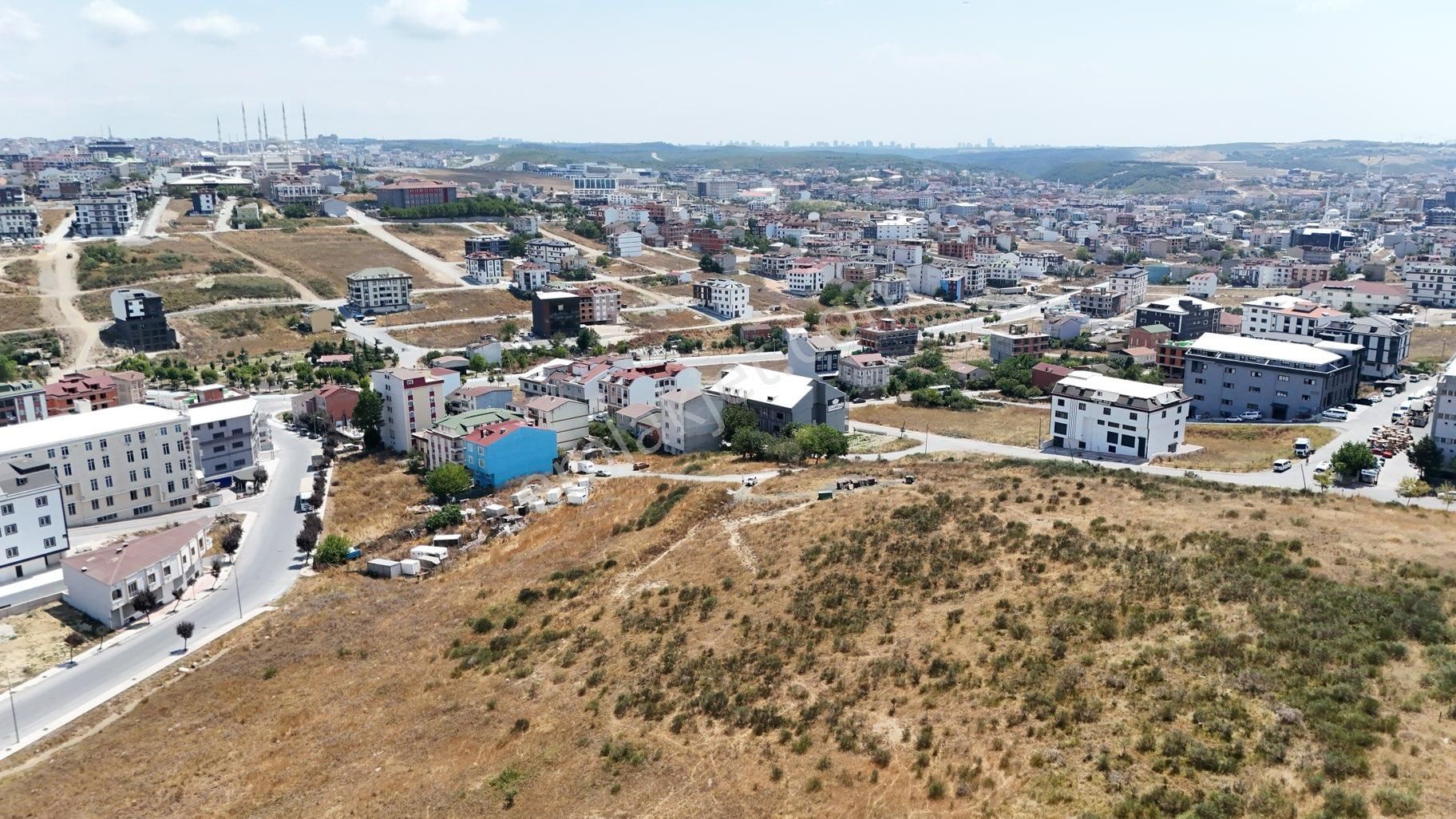Arnavutköy Taşolukta Cadde Cephe Köşe Başı Satılık Arsa - Görsel 6