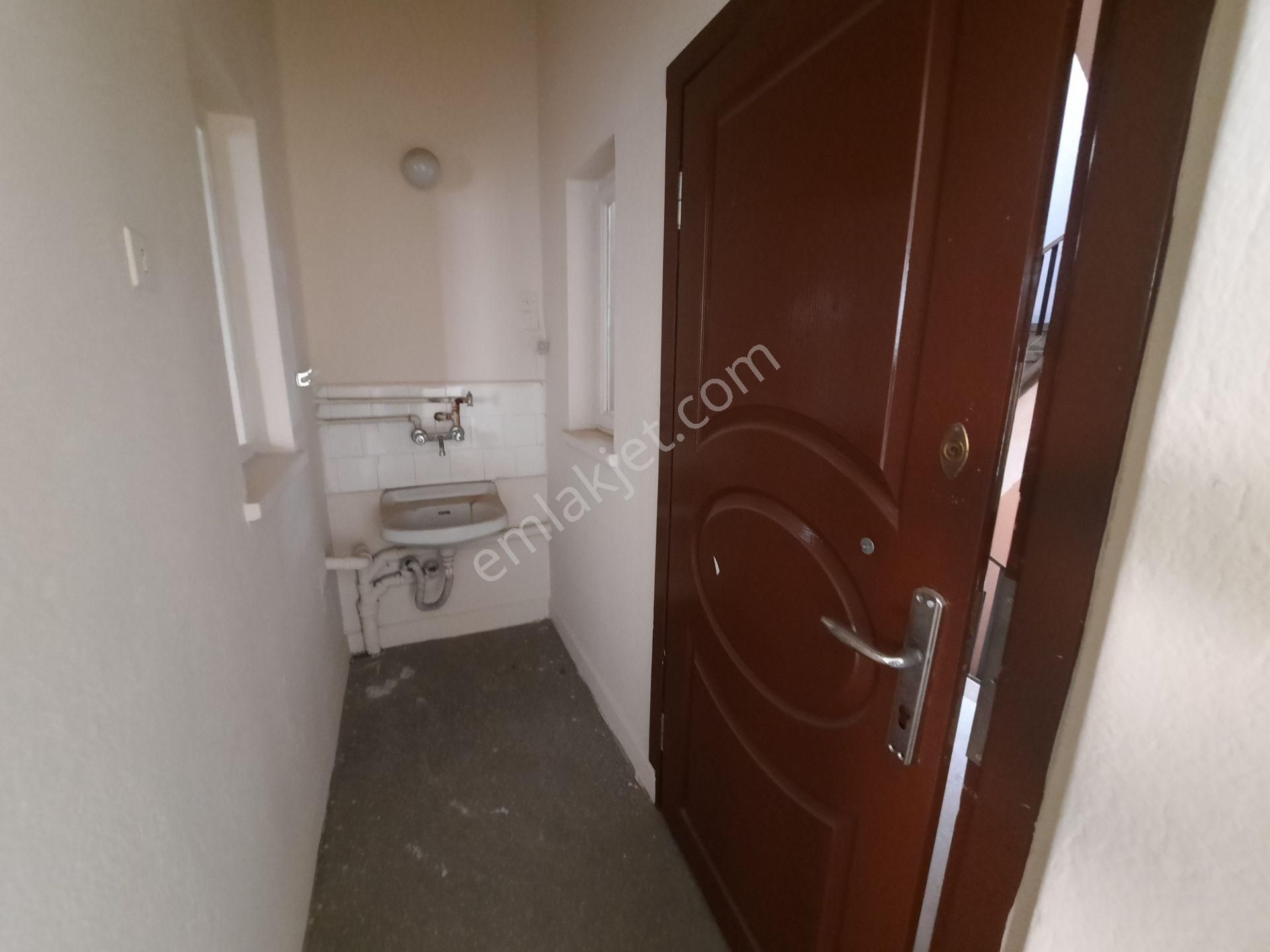 Cumhuriyette, Cadde Üzeri, 3 Katlı Bina… - Görsel 6