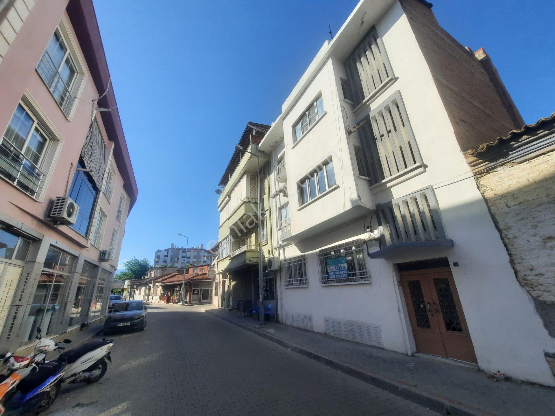 Cumhuriyette Şehir Merkezine Yakın, 3 Katlı Bina… - Görsel 19