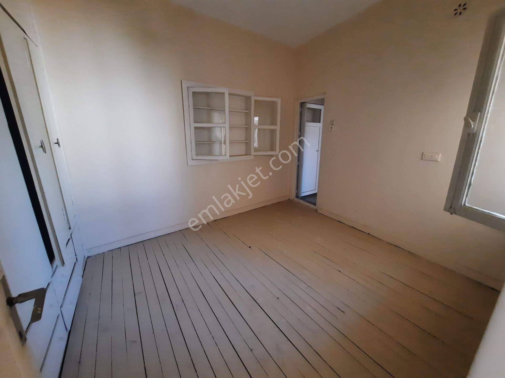 Cumhuriyette, Cadde Üzeri, 3 Katlı Bina… - Görsel 9