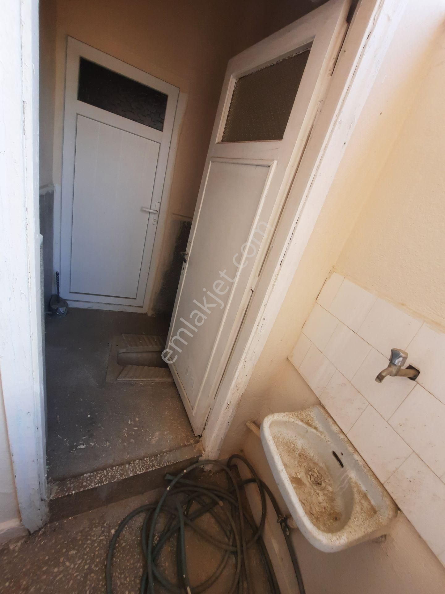 Cumhuriyette, Cadde Üzeri, 3 Katlı Bina… - Görsel 16