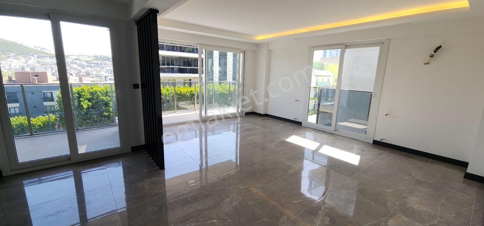 Kuşadası Merkezde Arakat Doğalgazlı 3+1 120m2 Lux Daire