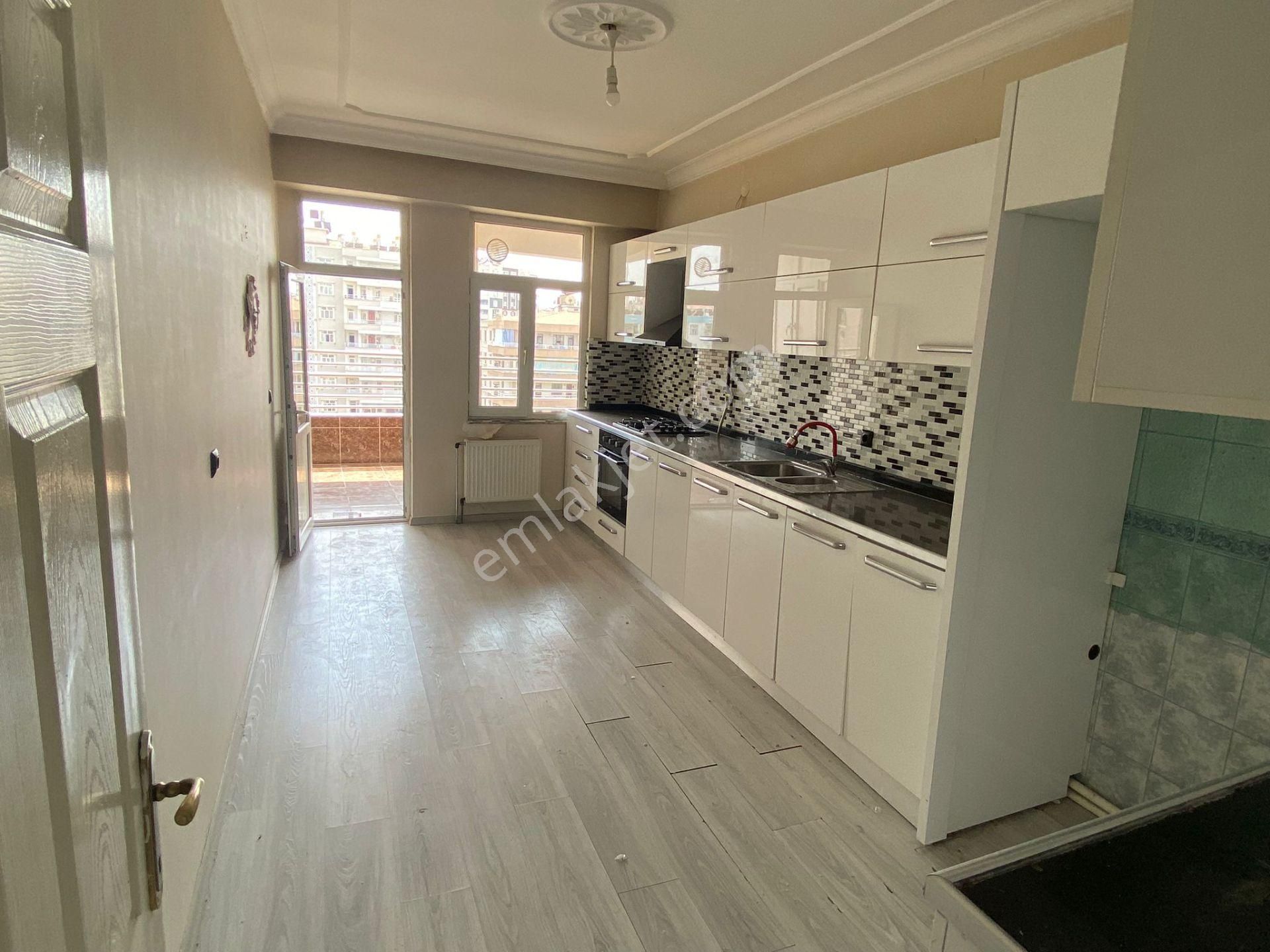 Diclekentte Site İçinde Konforlu 3+1 Satılık Daire