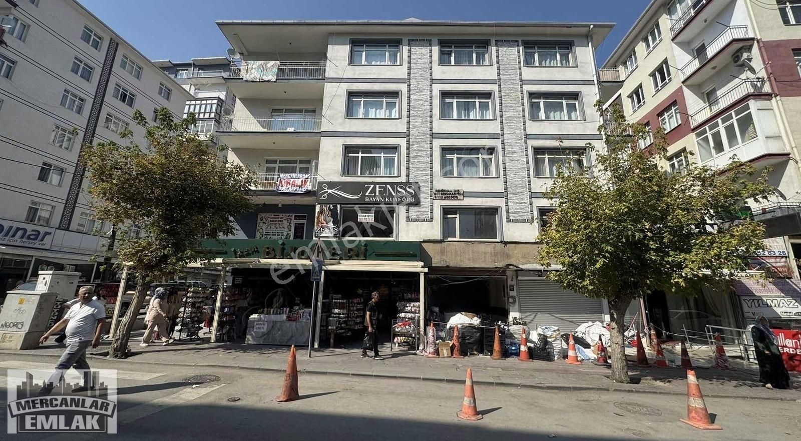 Mercanlardan Demetevler'de Memura 1+1 Eşyalı Kiralık Daire