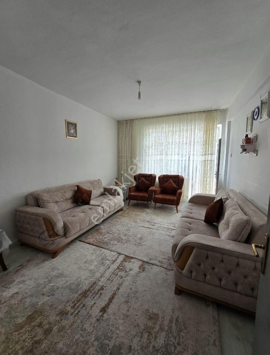 Super Konumda 3+1 Ara Kat Bakımlı Uygun Fıyat