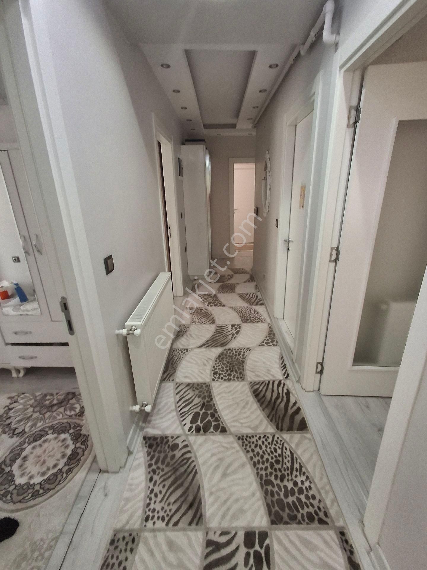 Buca Hürriyet Mahallesinde Satılık Arakat 3+1 Doğalgazlı Geniş Ferah Bir Daire - Görsel 8