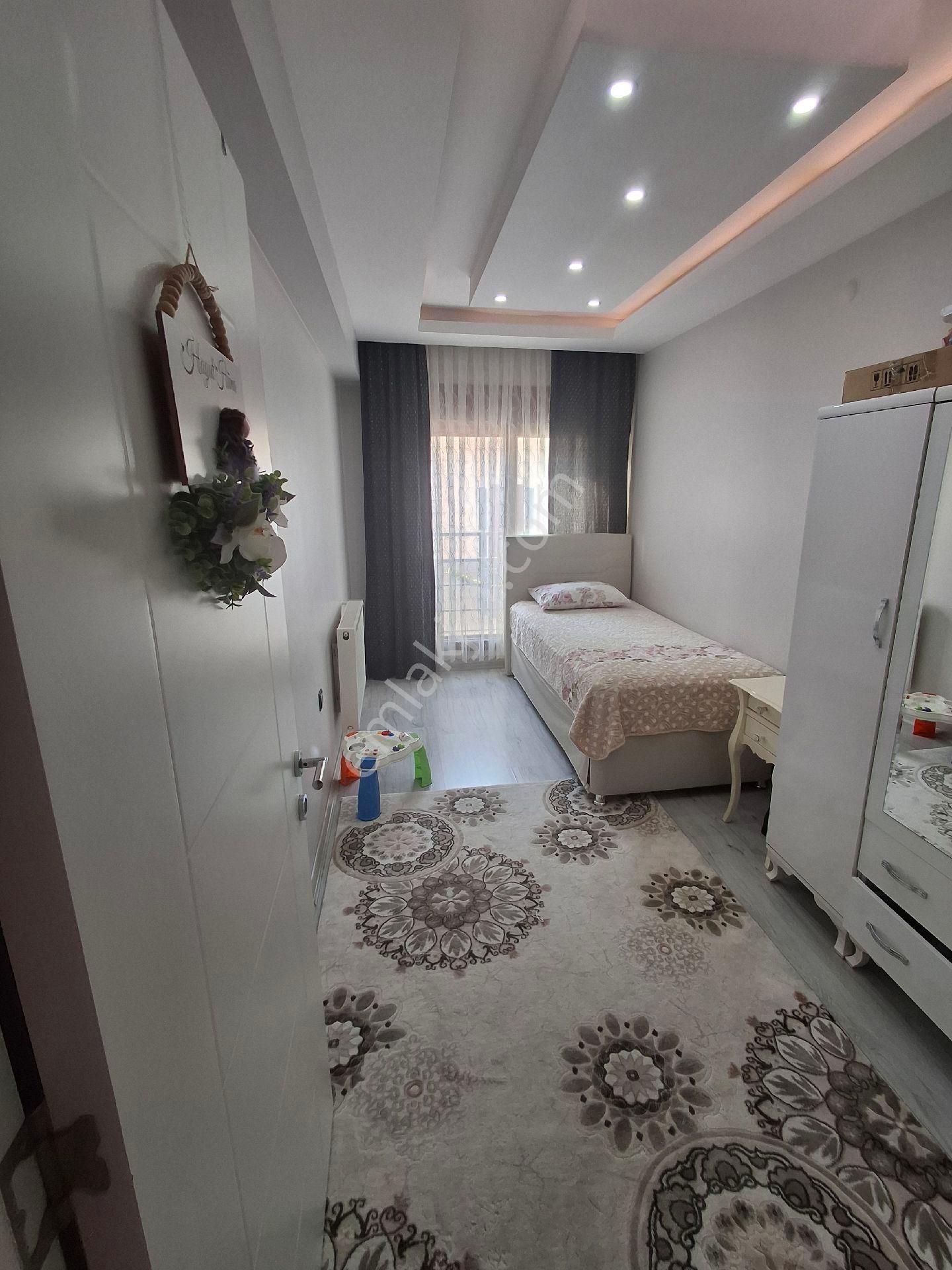 Buca Hürriyet Mahallesinde Satılık Arakat 3+1 Doğalgazlı Geniş Ferah Bir Daire - Görsel 21