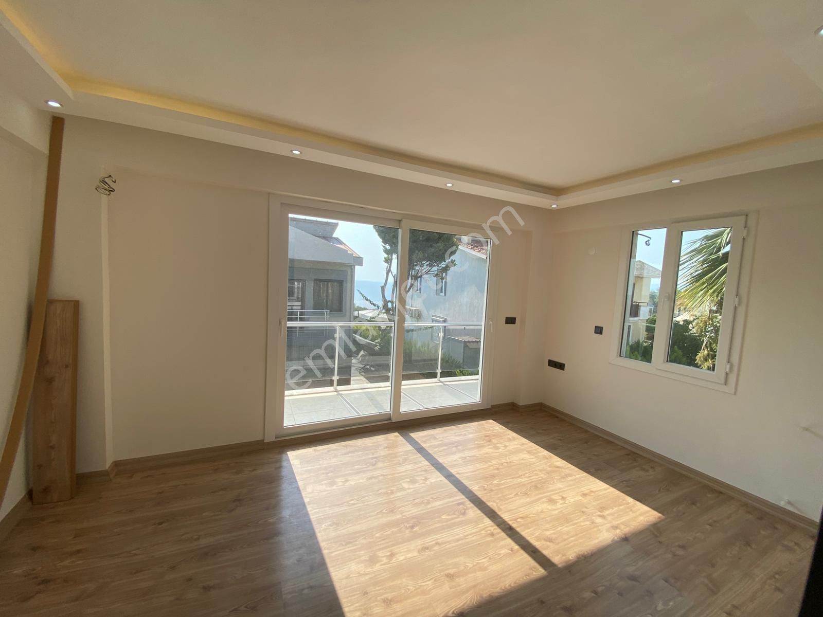 Kuşadası Marina Deniz Manzaralı Dubleks Bahçeli 3+1 Villa - Görsel 19