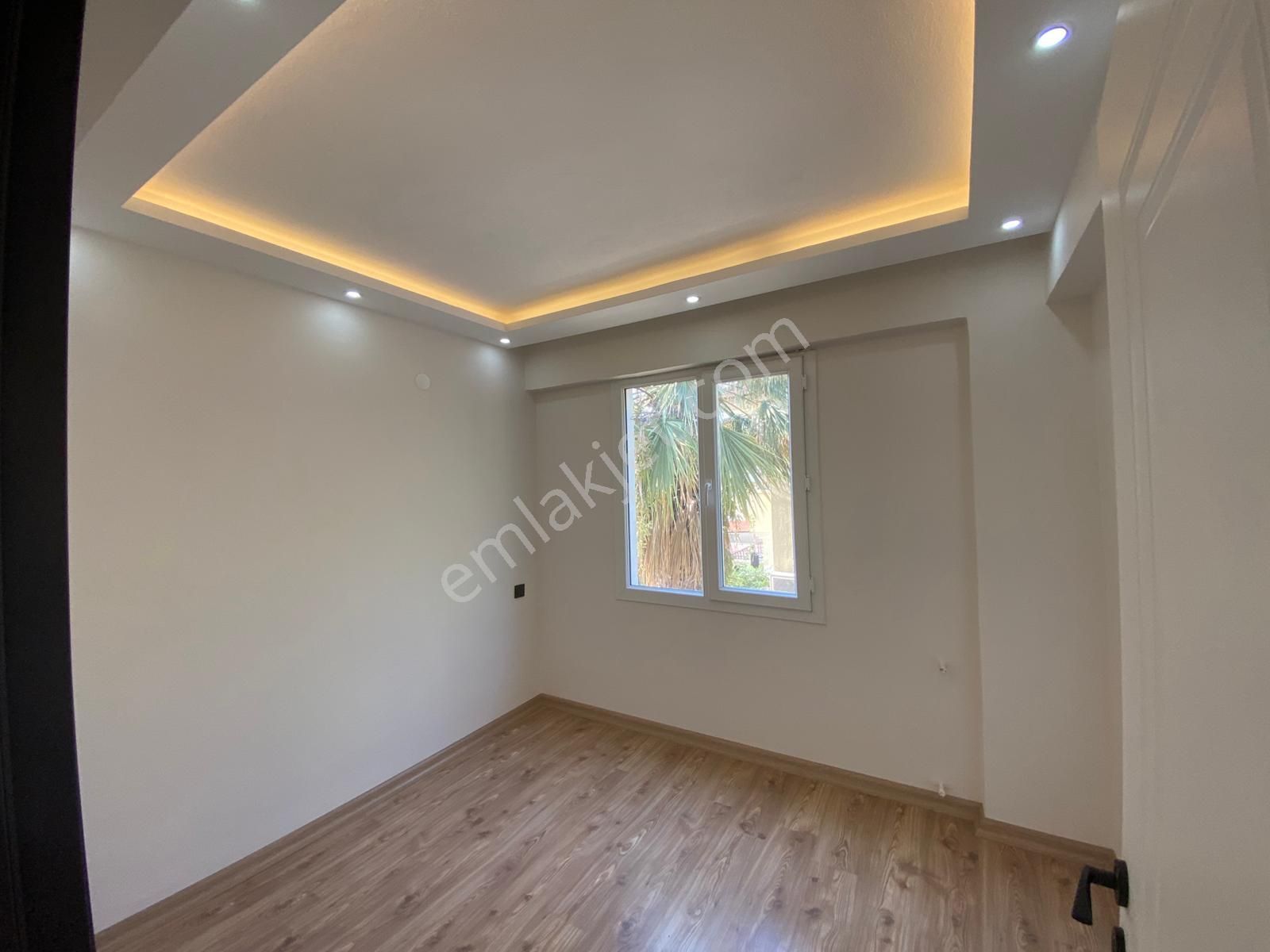 Kuşadası Marina Deniz Manzaralı Dubleks Bahçeli 3+1 Villa - Görsel 8