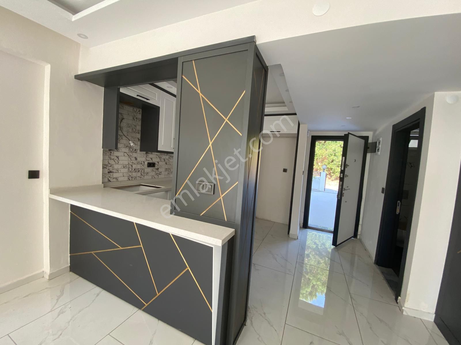 Kuşadası Marina Deniz Manzaralı Dubleks Bahçeli 3+1 Villa - Görsel 4