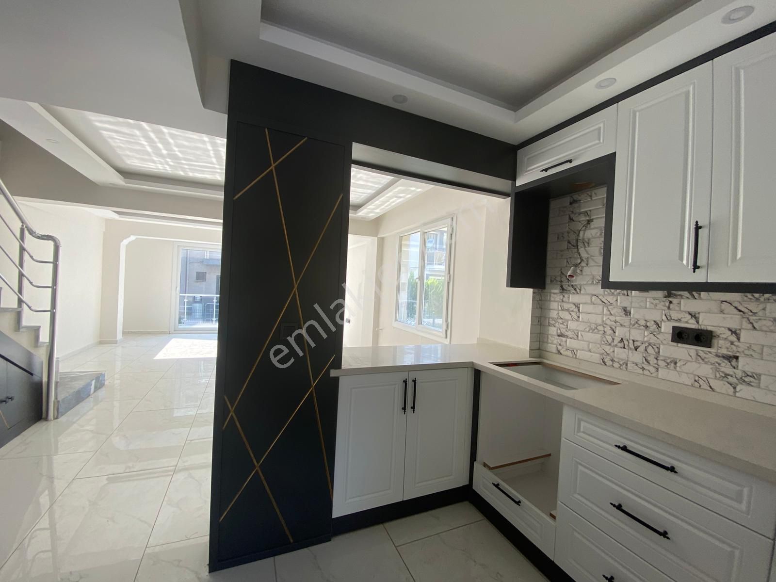 Kuşadası Marina Deniz Manzaralı Dubleks Bahçeli 3+1 Villa - Görsel 25