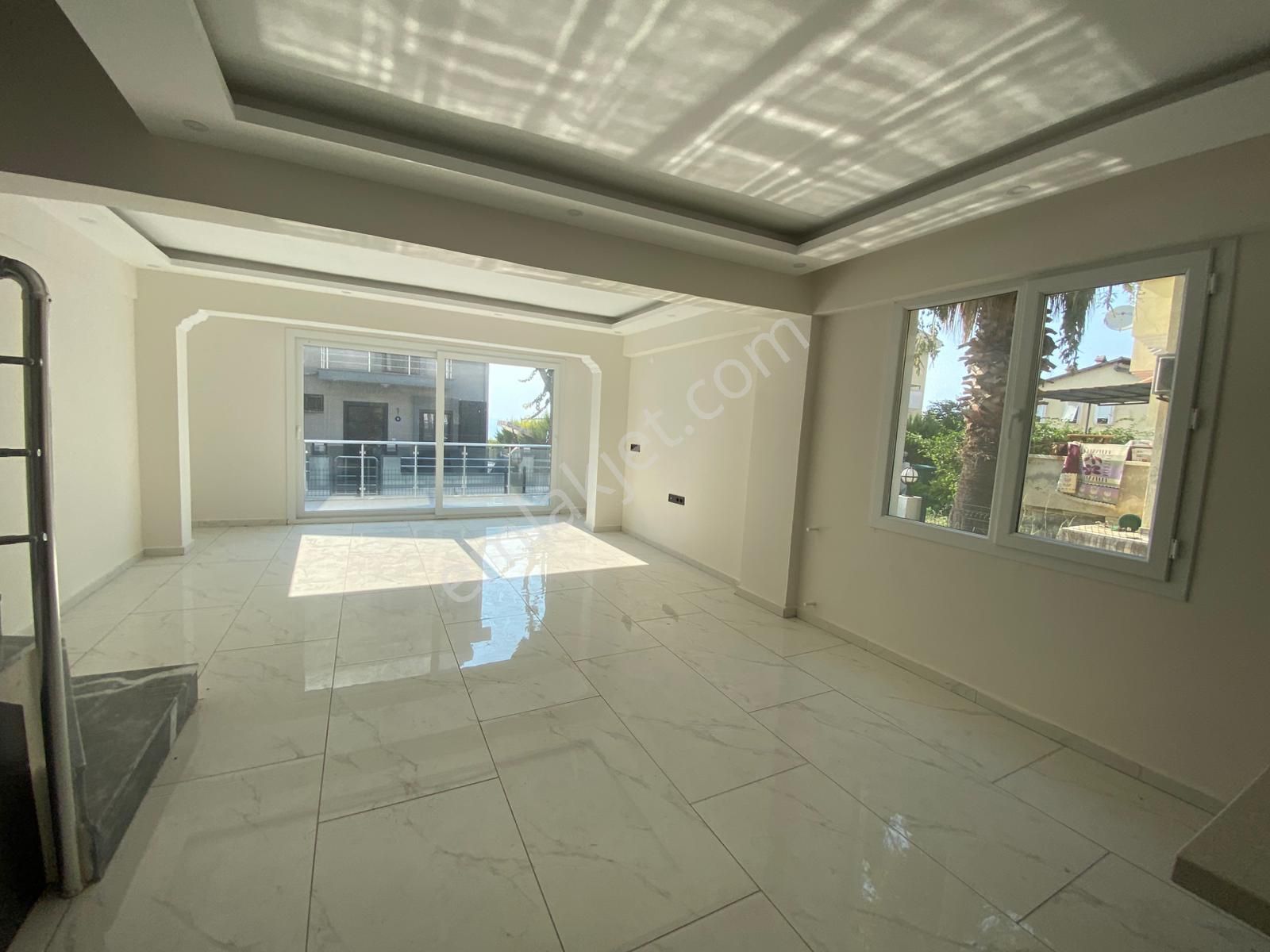 Kuşadası Marina Deniz Manzaralı Dubleks Bahçeli 3+1 Villa - Görsel 20