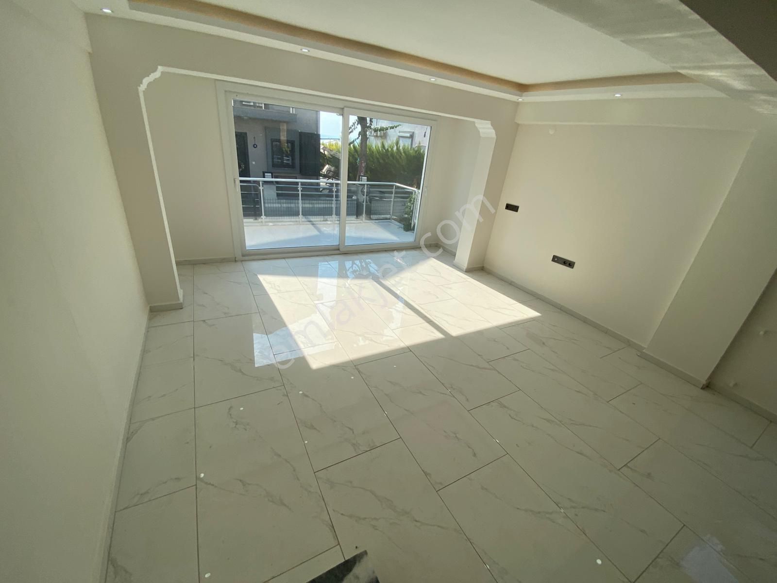 Kuşadası Marina Deniz Manzaralı Dubleks Bahçeli 3+1 Villa - Görsel 18