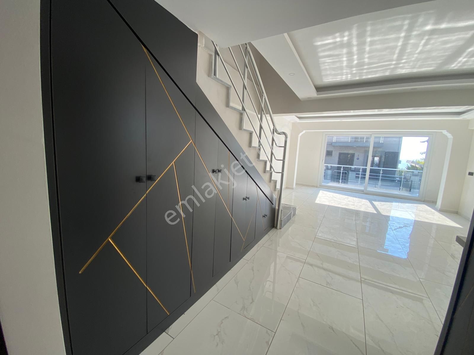 Kuşadası Marina Deniz Manzaralı Dubleks Bahçeli 3+1 Villa - Görsel 21