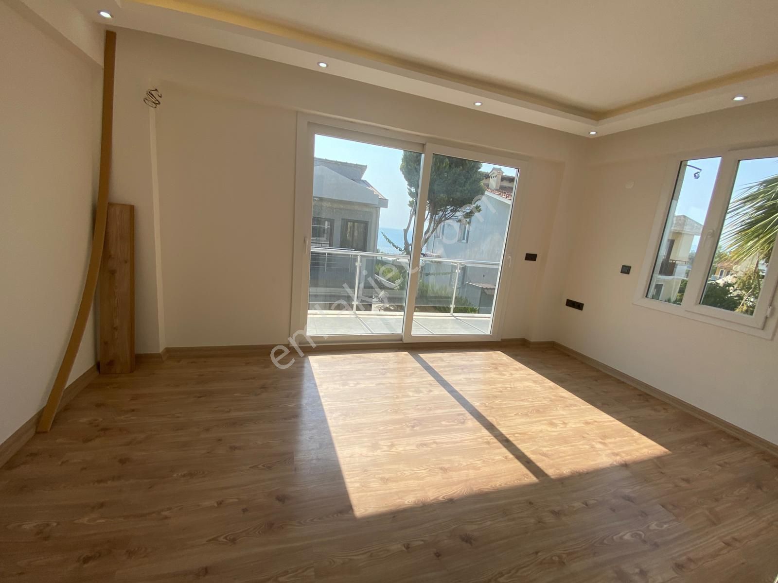 Kuşadası Marina Deniz Manzaralı Dubleks Bahçeli 3+1 Villa - Görsel 16