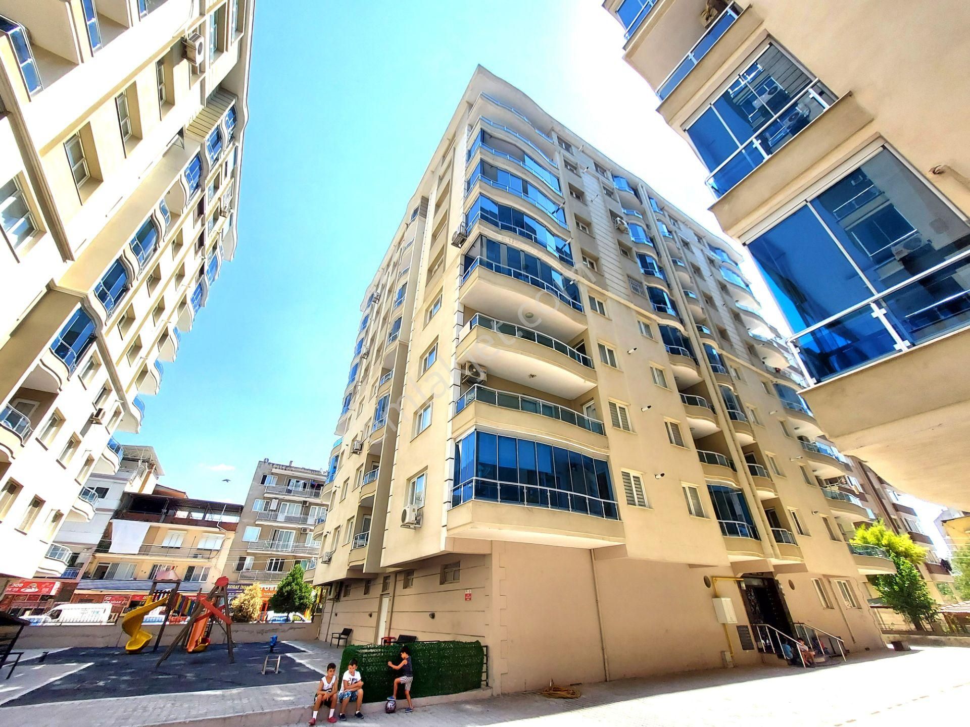 Bornova Yeşilovada Güvenlikli Otoparklı Sitede 147m2 3+1 Doğal Gazlı Daire