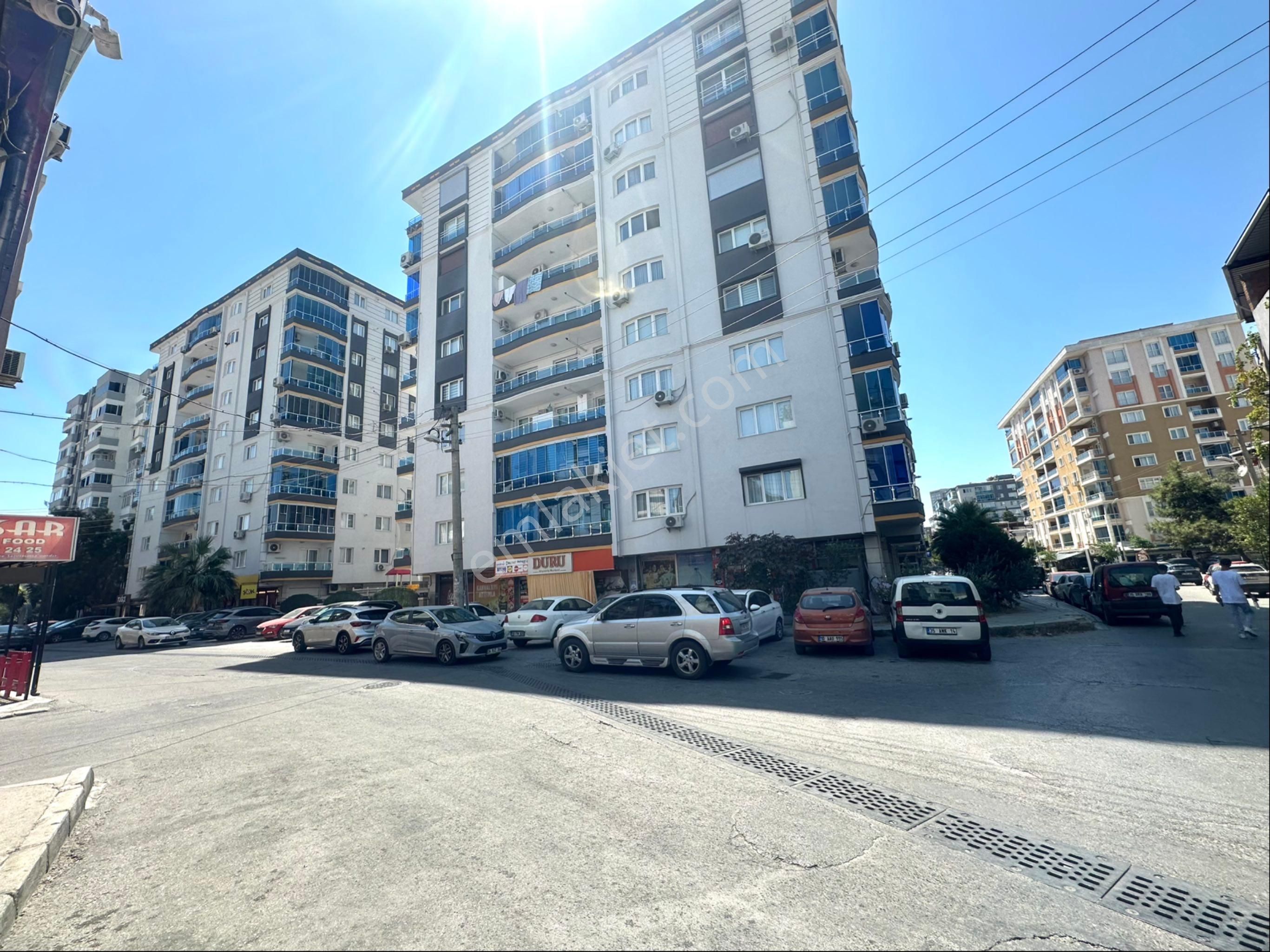 Bornova Yeşilovada Güvenlikli Otoparklı Sitede 147m2 3+1 Doğal Gazlı Daire