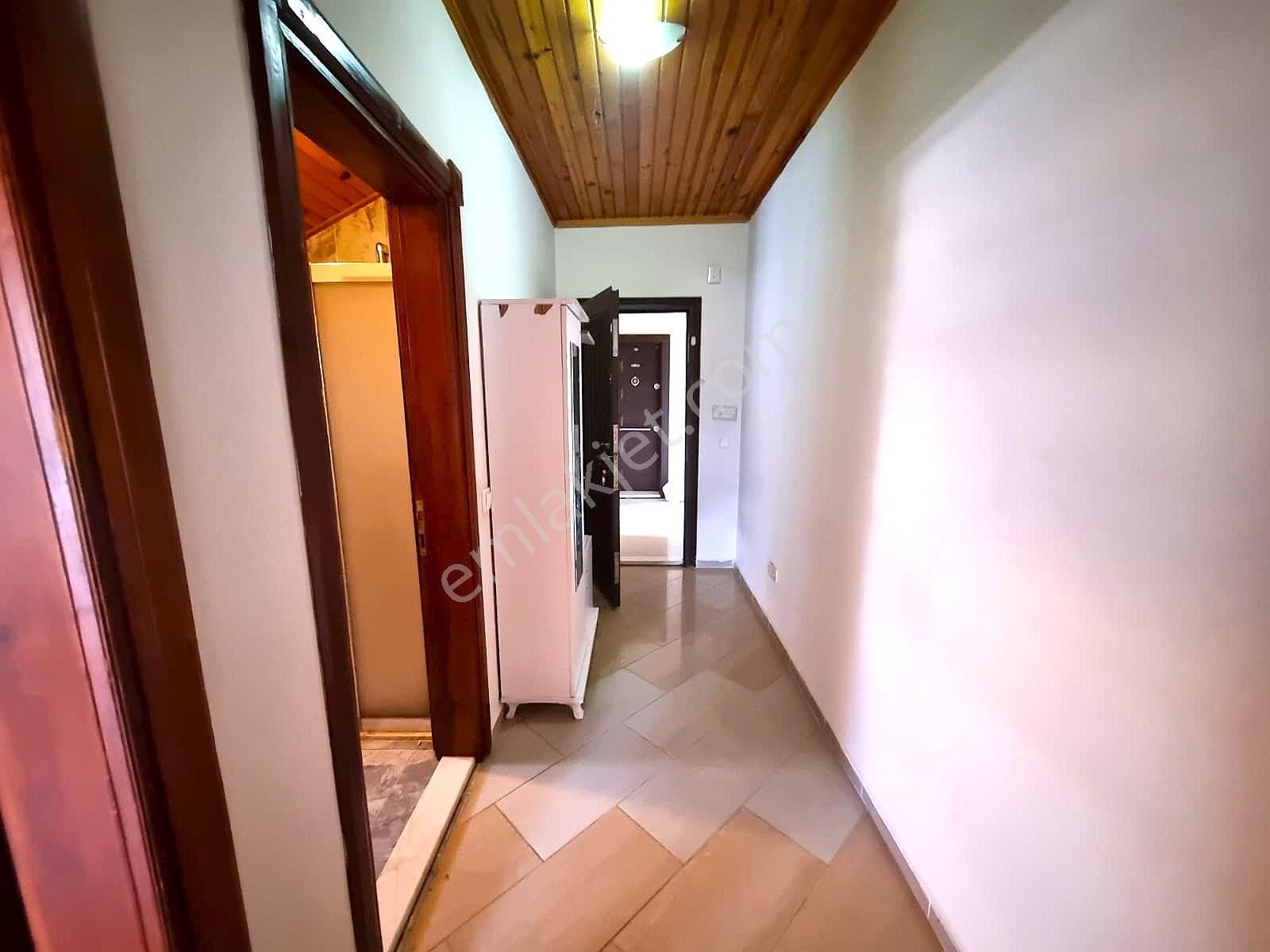 Alanya Güller Pınarı Mahallesi’nde Merkezi Konumda Çatı Katı Ayrı Mutfak 1+1 Kiralık Daire - Görsel 6