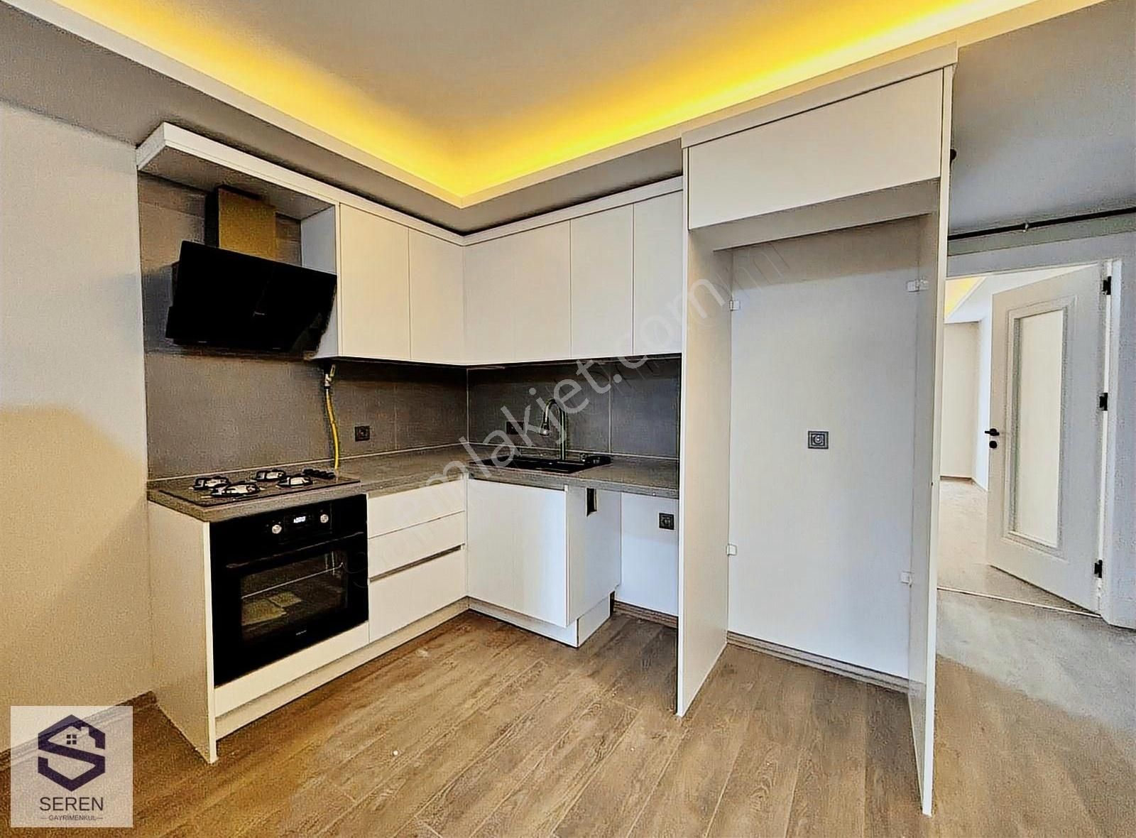Hıdırlık'ta Teraslı Ve Balkonlu 2+1 Modern Daire!