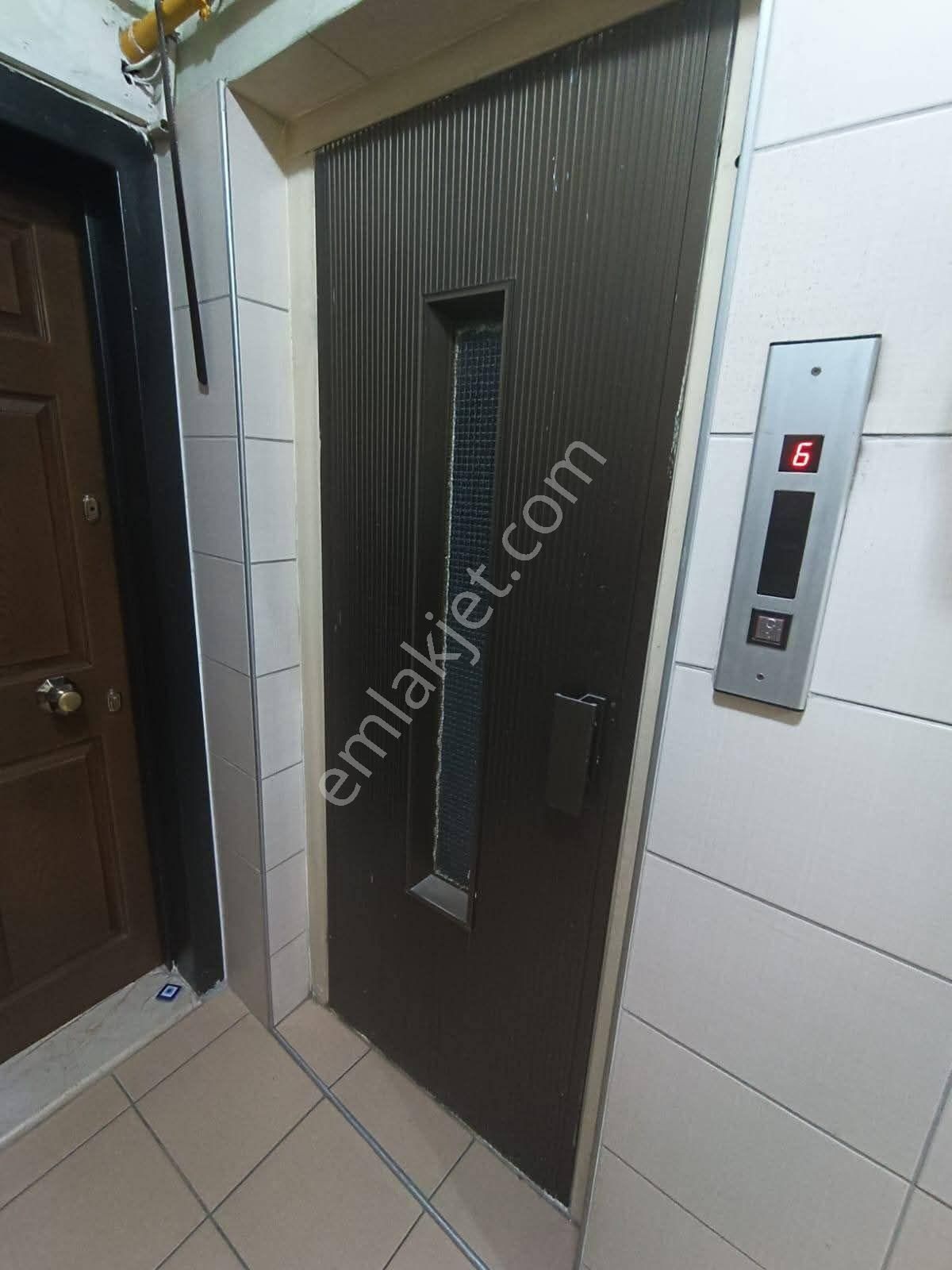 Samsun İlkadım Çiftlik Mahallesi'nde Şehir Merkezinde Asansörlü 3+1 Satılık Daire