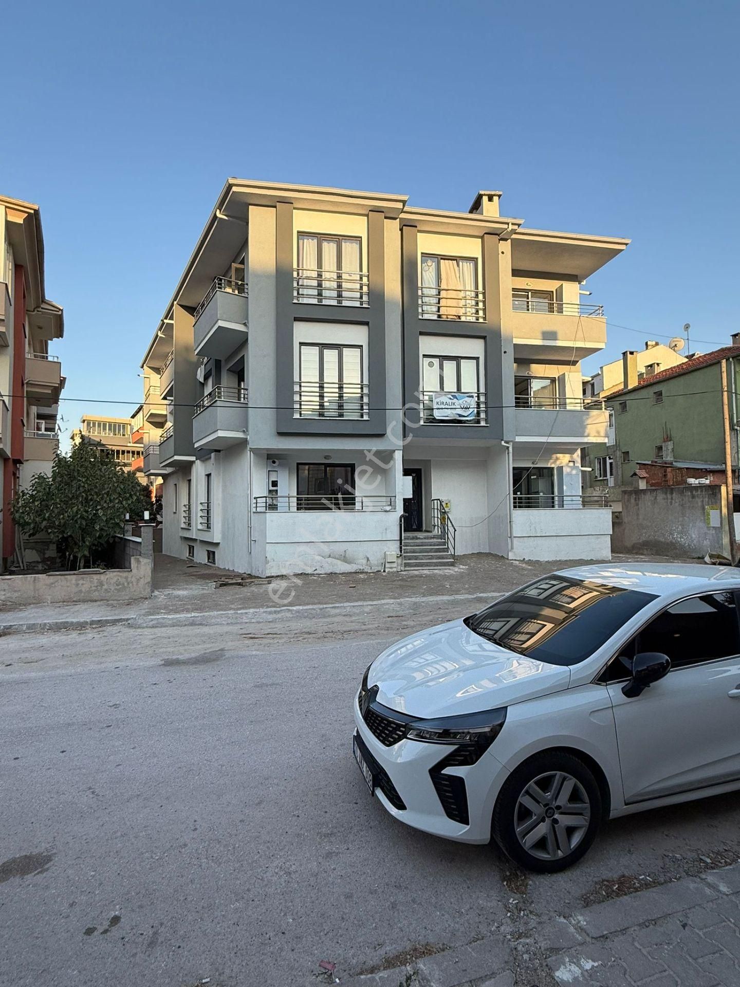 Satılık 1+1 Ara Kat Sıfır Daire Sıfır Eşya Plevne Mah - Görsel 5