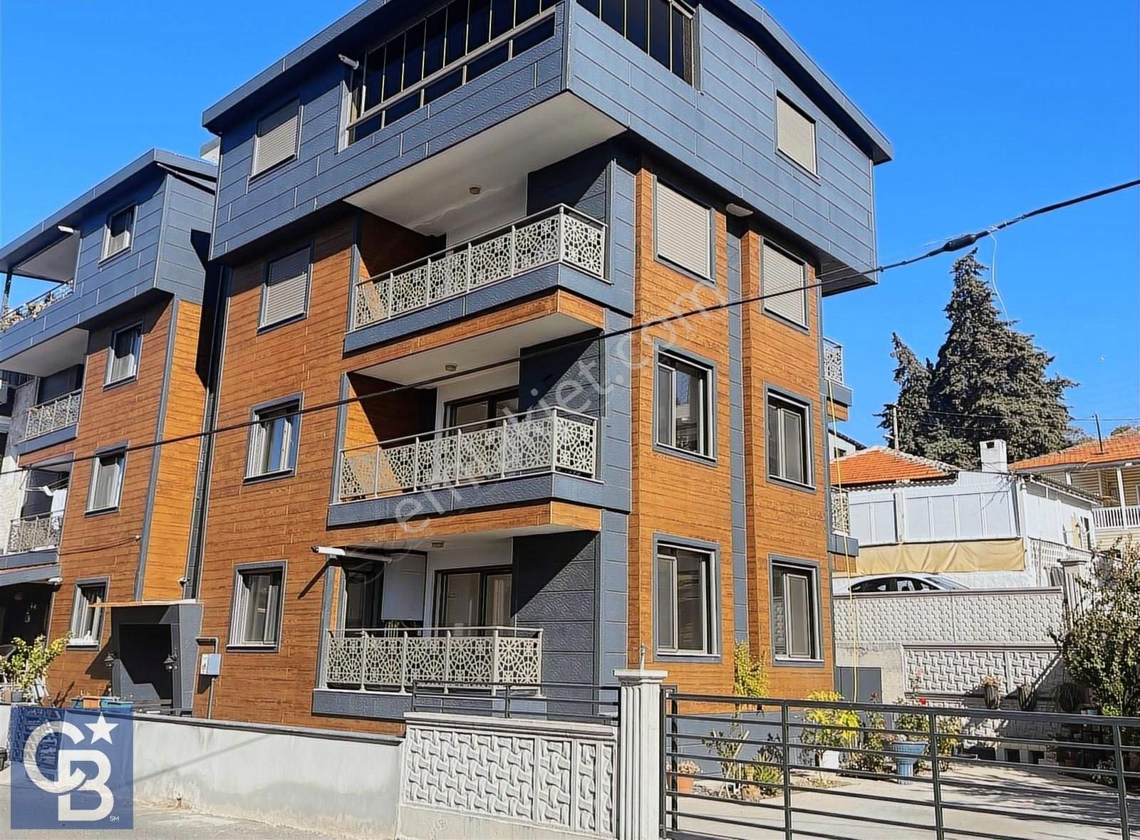 Aliağa Yalı Mahallesinde Deniz Manzaralı Satılık Dubleks Daire