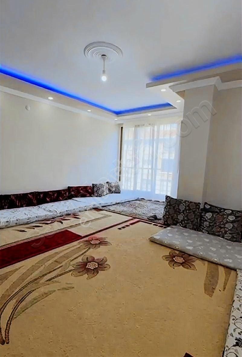 Beylikdüzü Yakuplu'da Satılık 100m 2+1 Arakat