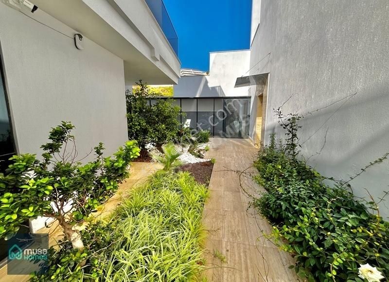 Alanya Kargıcakta Lüks Eşyalı Deniz Doğa Ve Kale Manzaralı Villa - Görsel 23