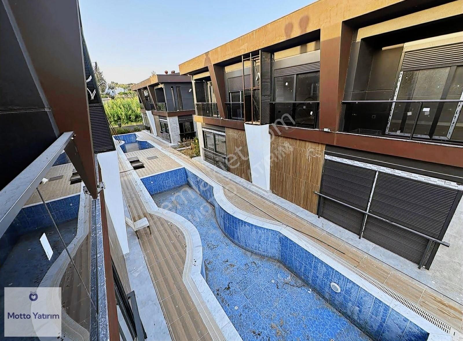 Aksu Barbaros'ta Site İçinde 4+1 Sıfır Lüks Acil Satılık Villa - Görsel 2