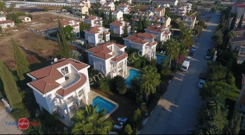 Belek,kadriye'de 4+1 Villa, Havuzlu, Geniş Bahçeli