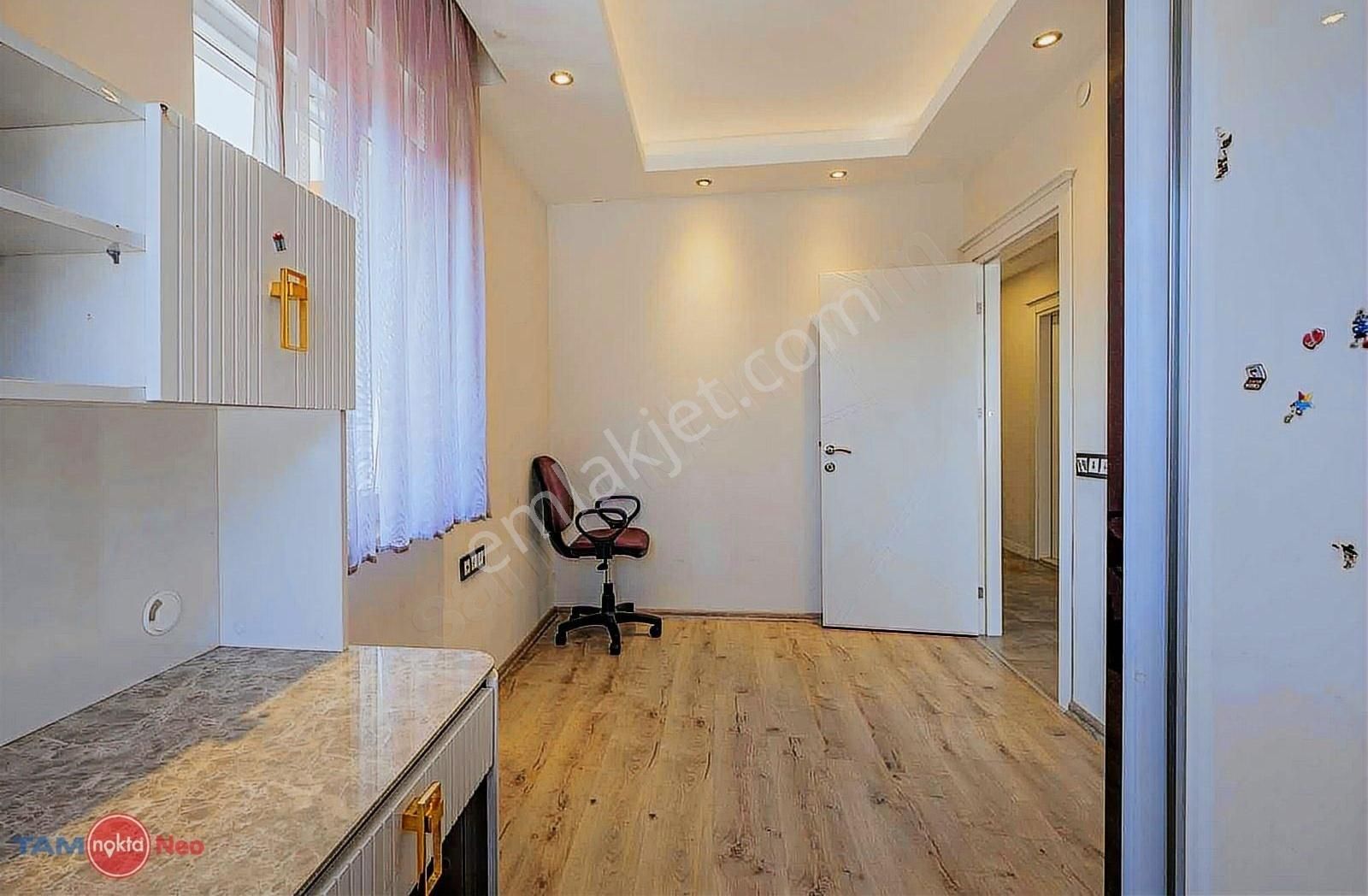 2+1 Ayrı Mutfaklı Genç Binada Satılık Daire