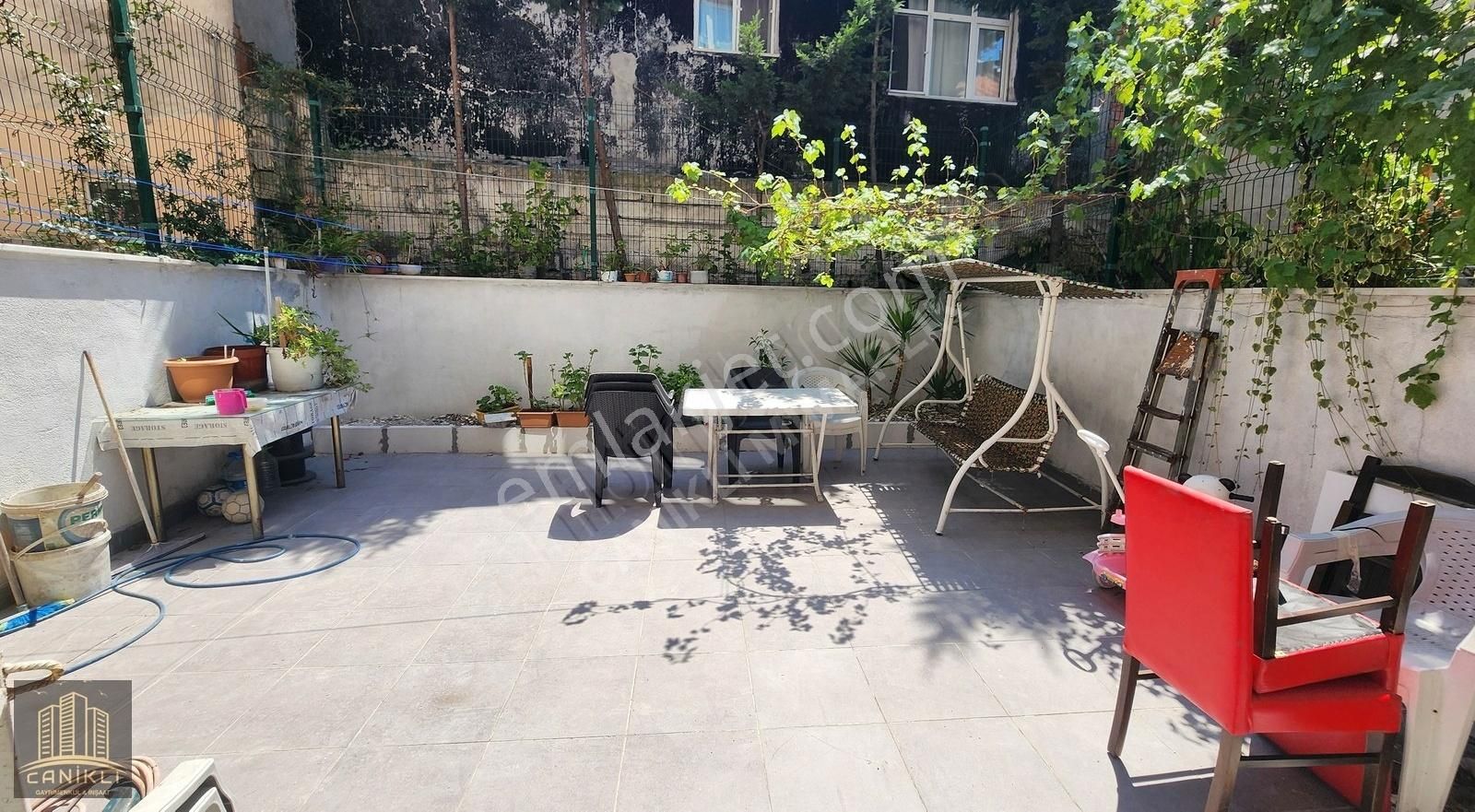 Eyüp Sakarya Mah. 100 M² 2+1 Bahçe Katı Satılık Daire