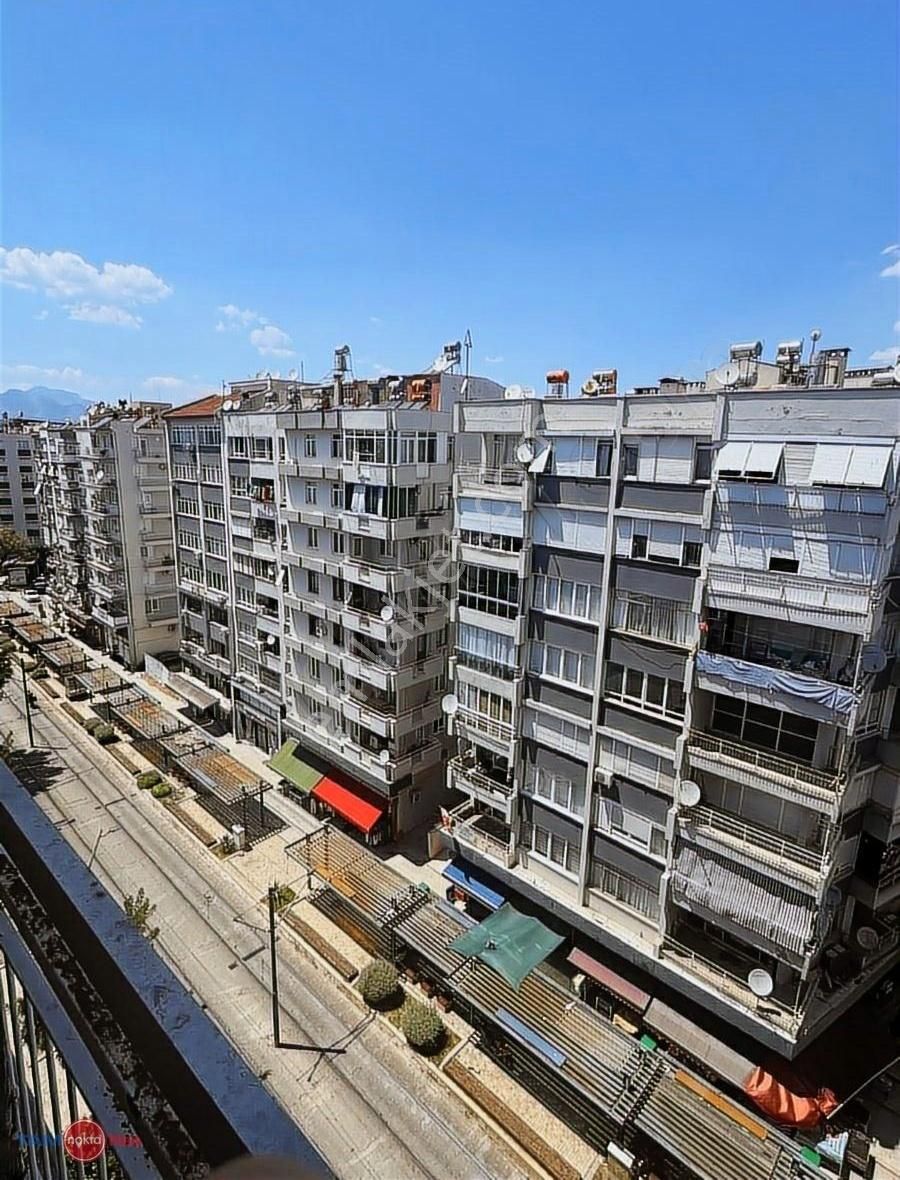 Rabia Çite'den Ali Çetinkaya Cad. Üzerinde Satilik 3+1 Daire