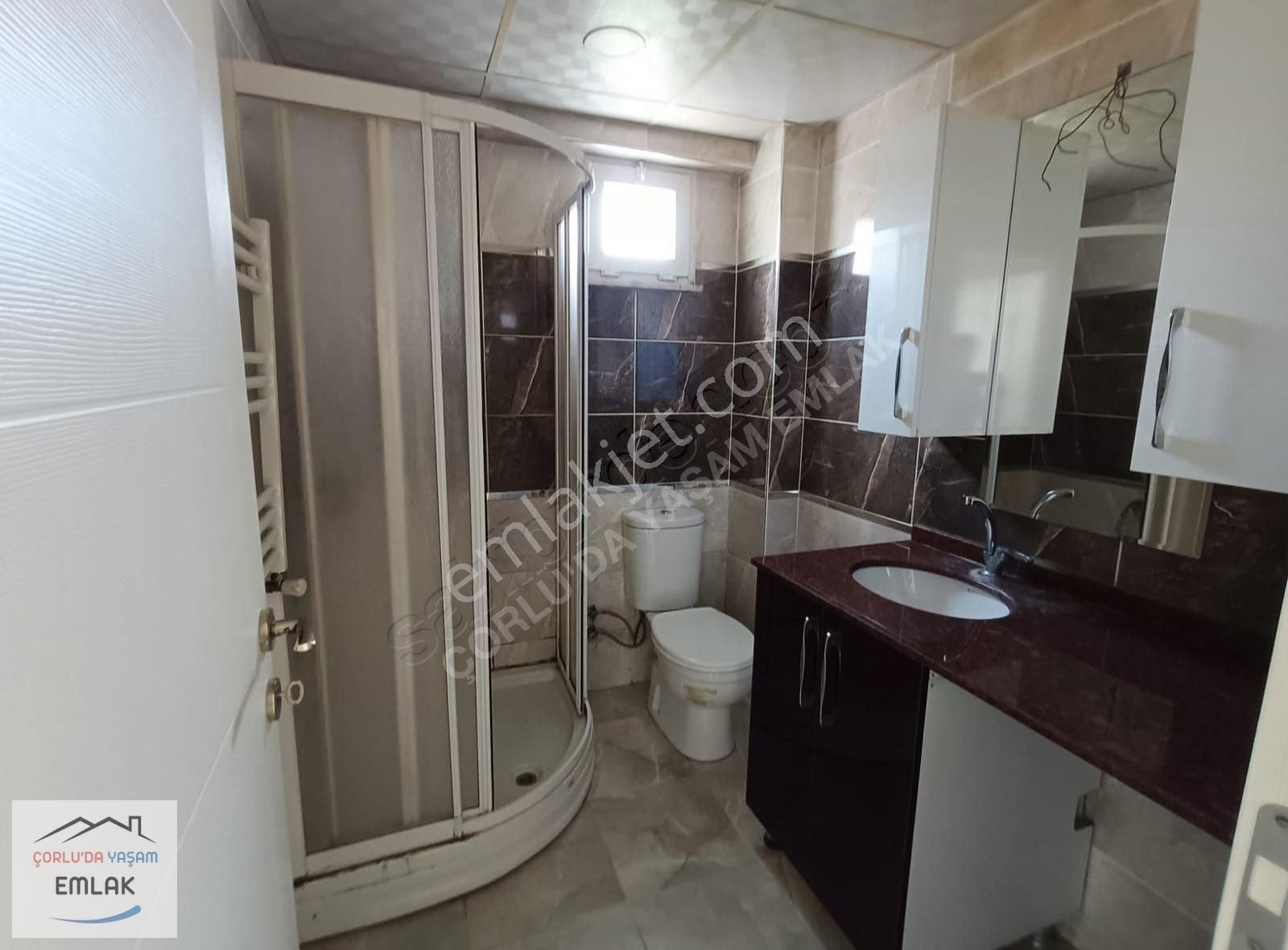 Reşadiye Mahallesinde Caddeye Yakın Temiz 2+1 Kiralık Daire