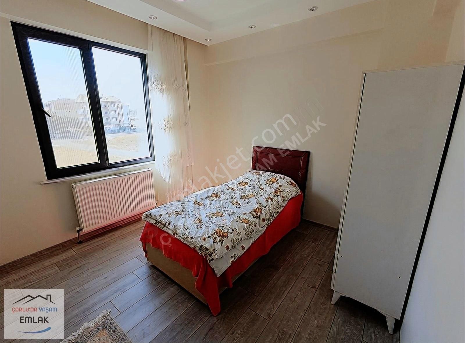 Cumhuriyet Parka Yakın Ayrı Mutfaklı Eşyalı Kiralık 1+1