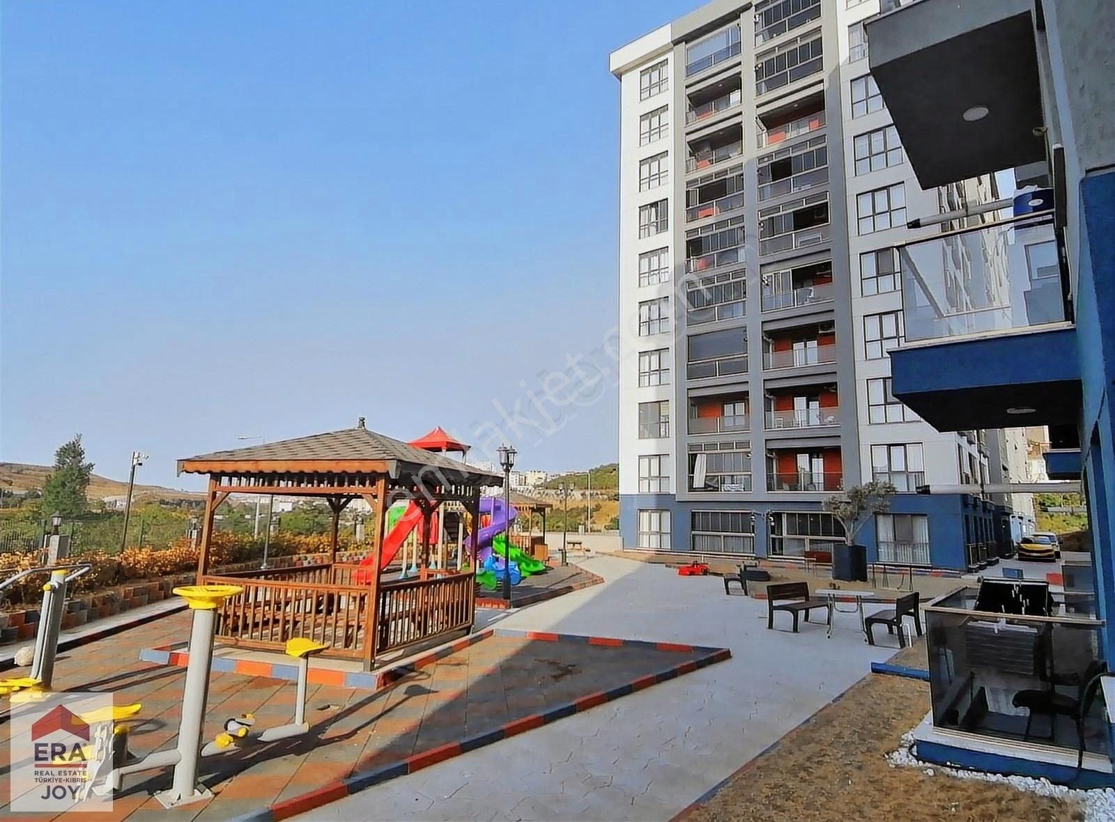 Pendik Fatih Mah. Göktürk Sit. Yeni Ferah Oturuma Hazır