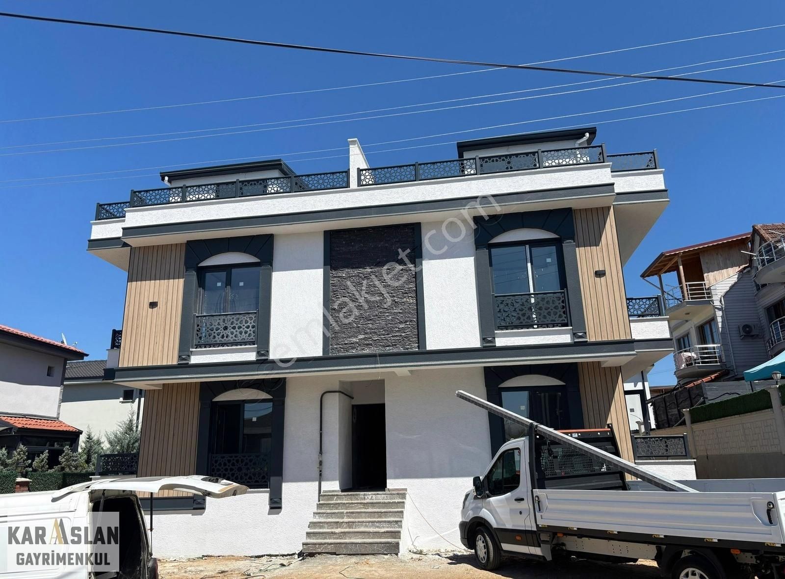 Başiskele Yeniköyde Satılık 2+1 Giriş Daire