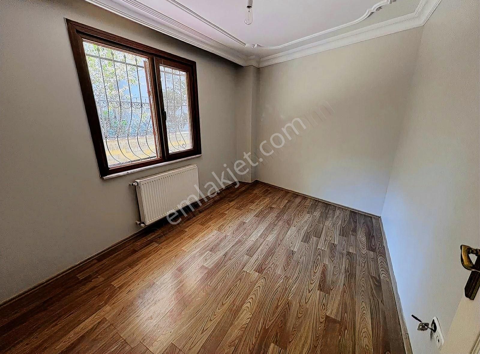 Ataşehir İçerenköy'de Site İçerisinde Kiralık 1+1 Genç Bina