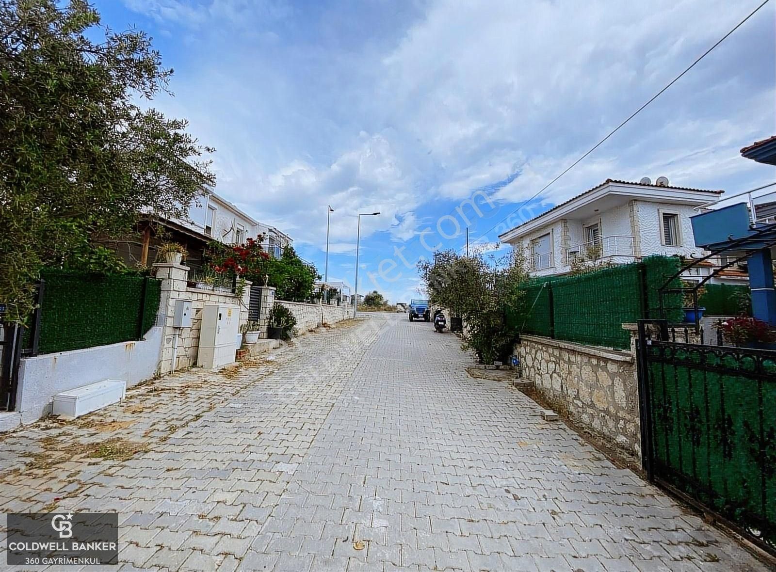 Çeşme Alaçatı 3+1 Dubleks Eşyalı Kiralık Villa