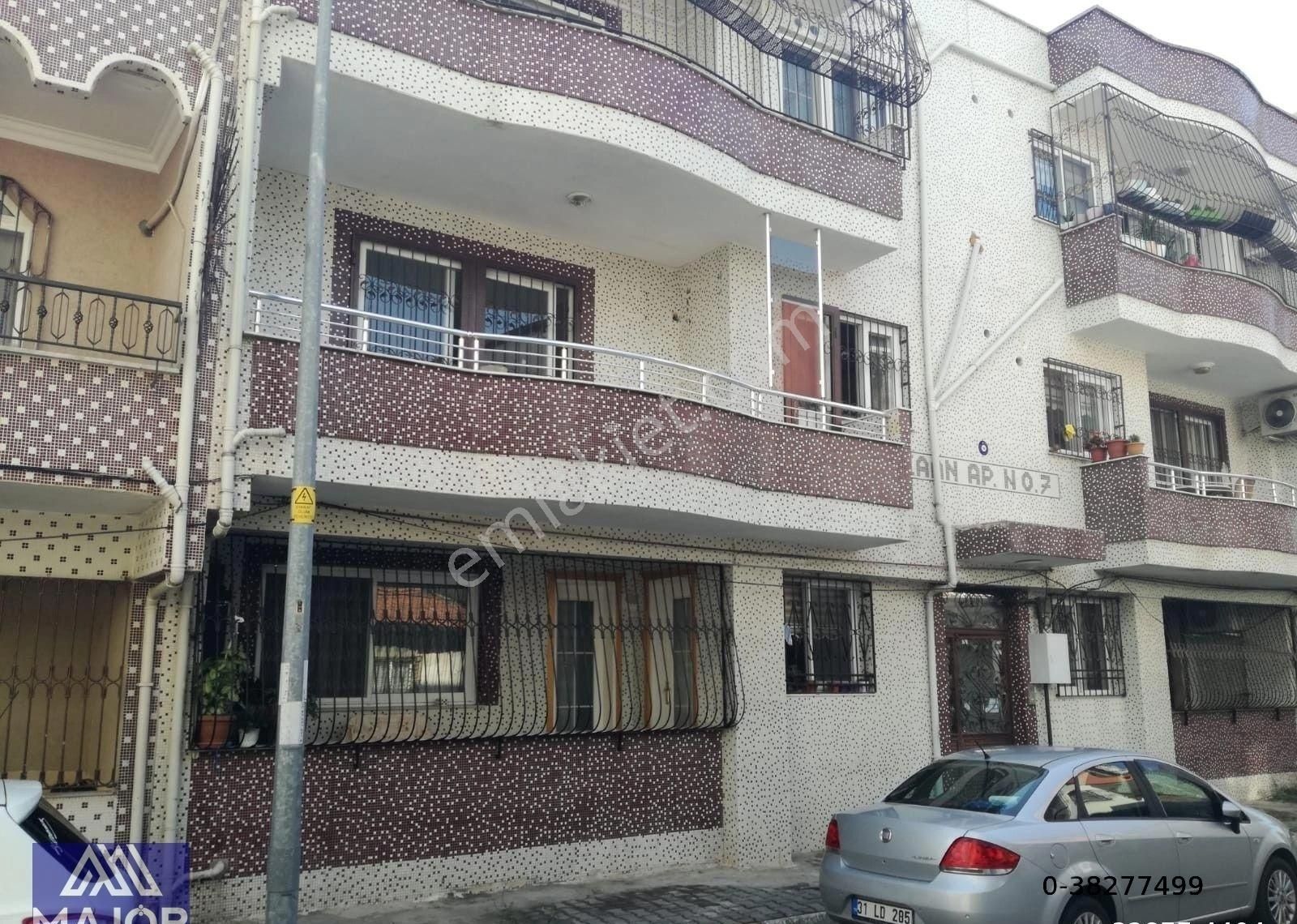 Majör Gayrimenkul'den İskenderun Cumhuriyet Mah. 3+1 Kiralık Geniş Ara Kat Daire.