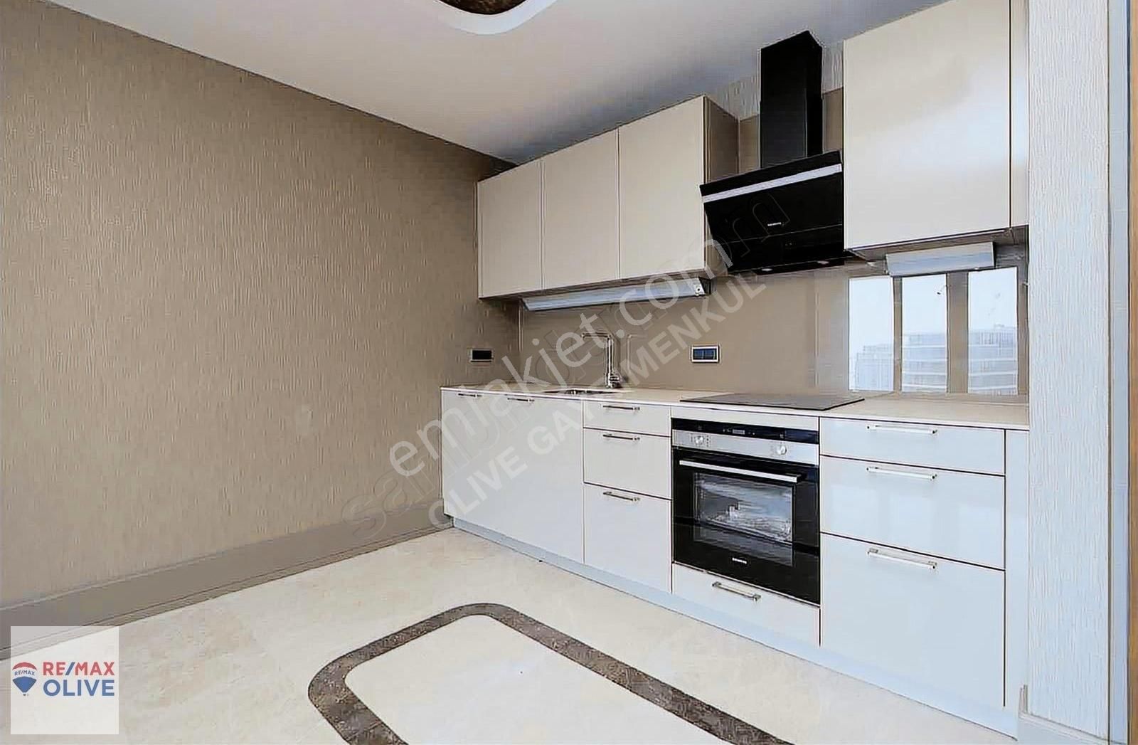 Zeytinburnu Yedimavi Projesinde Satılık Deniz Manzaralı Daire
