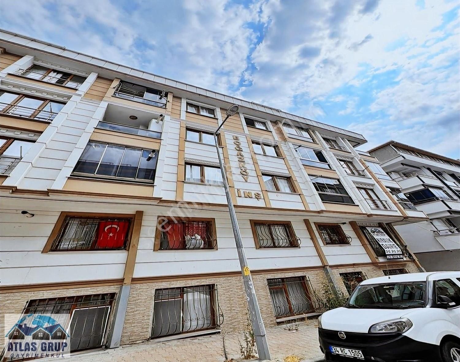 Atlas Gruptan Metrobüse Yakın Merkezi Konumda 2+1 Kiralık