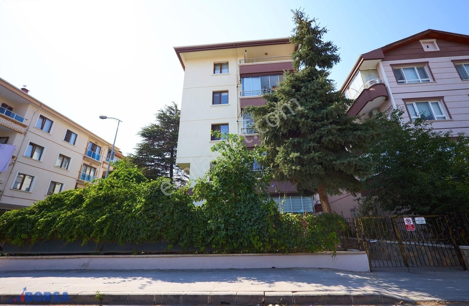 Satılık Karşıyaka'da 4+1 Yapılı Masrafsız Daire